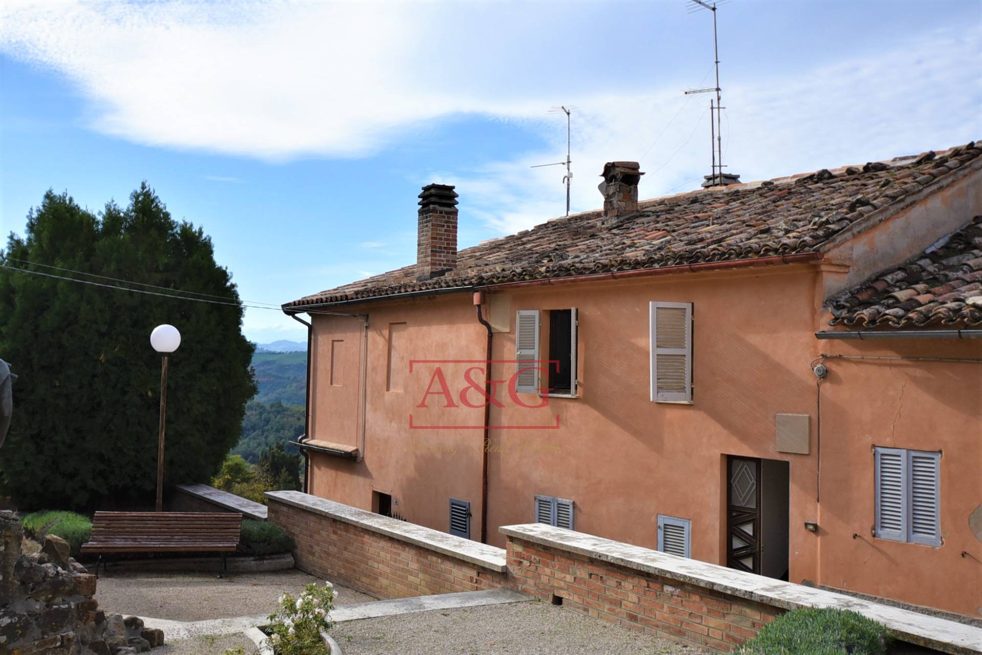 Appartamento in vendita a Sant'Angelo in Pontano