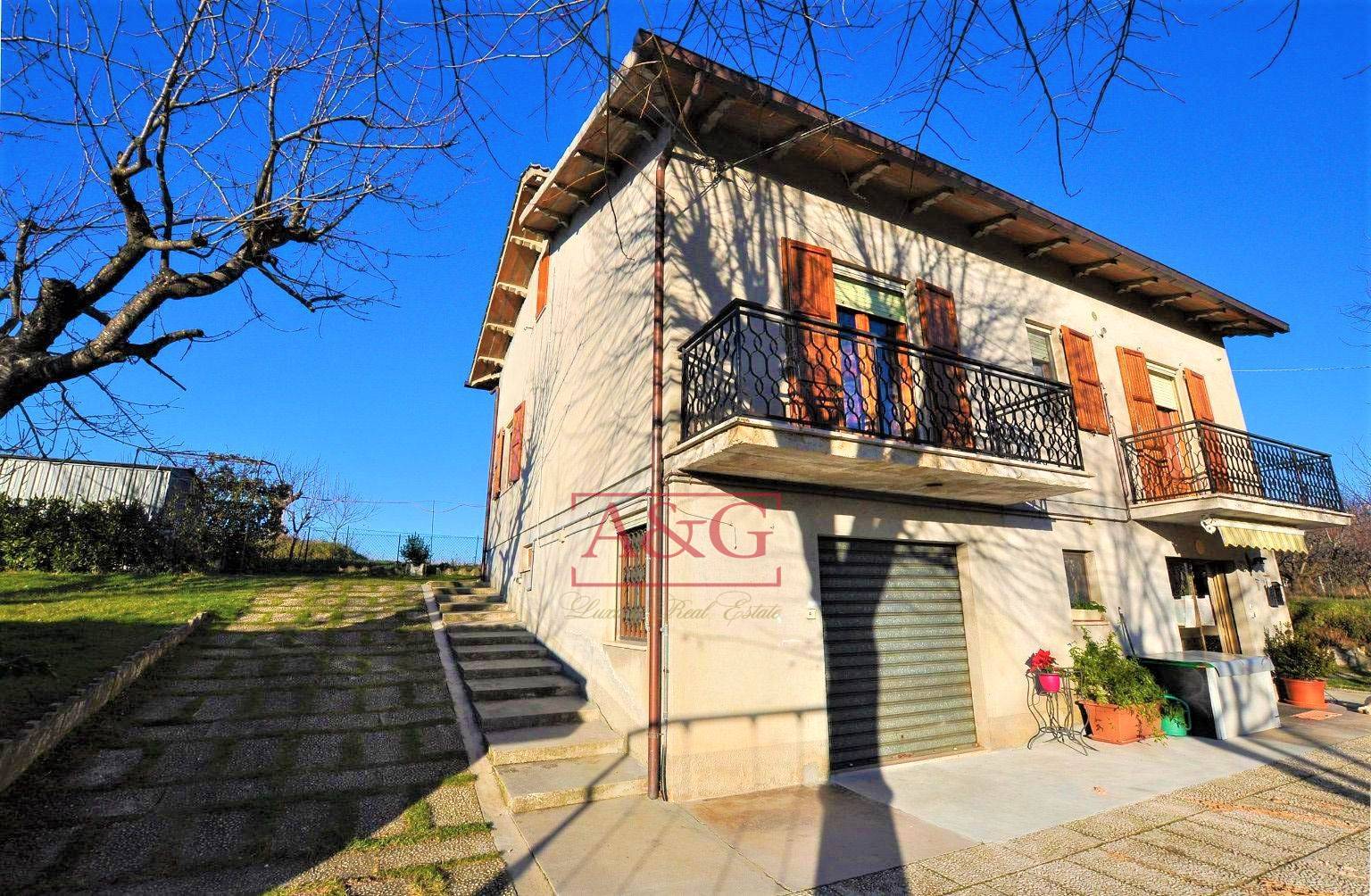 Casa singola in vendita a Comunanza, Campagna