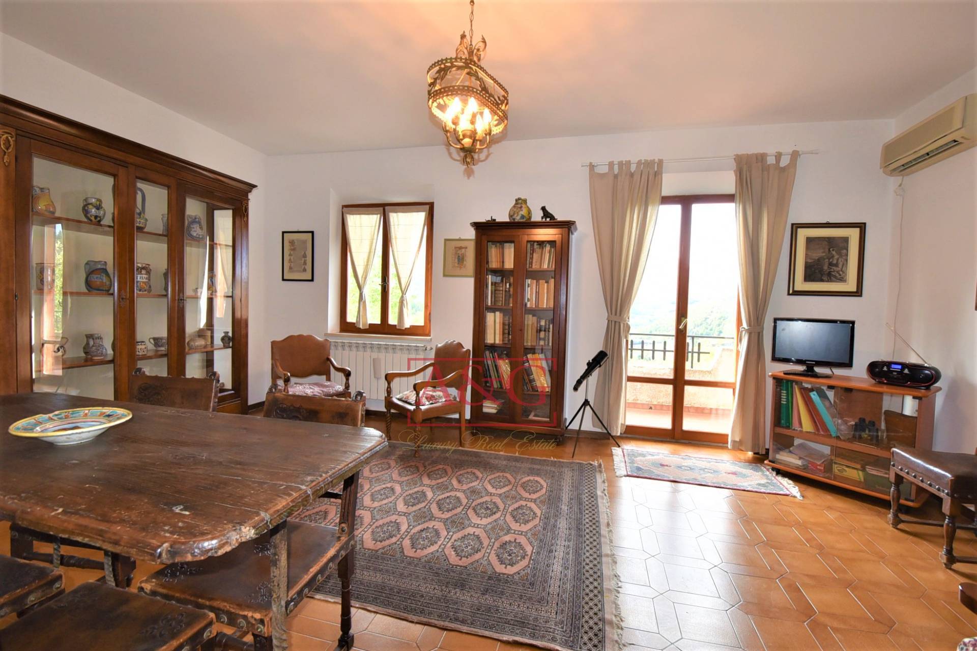 Villa in vendita a Montefortino, Periferia