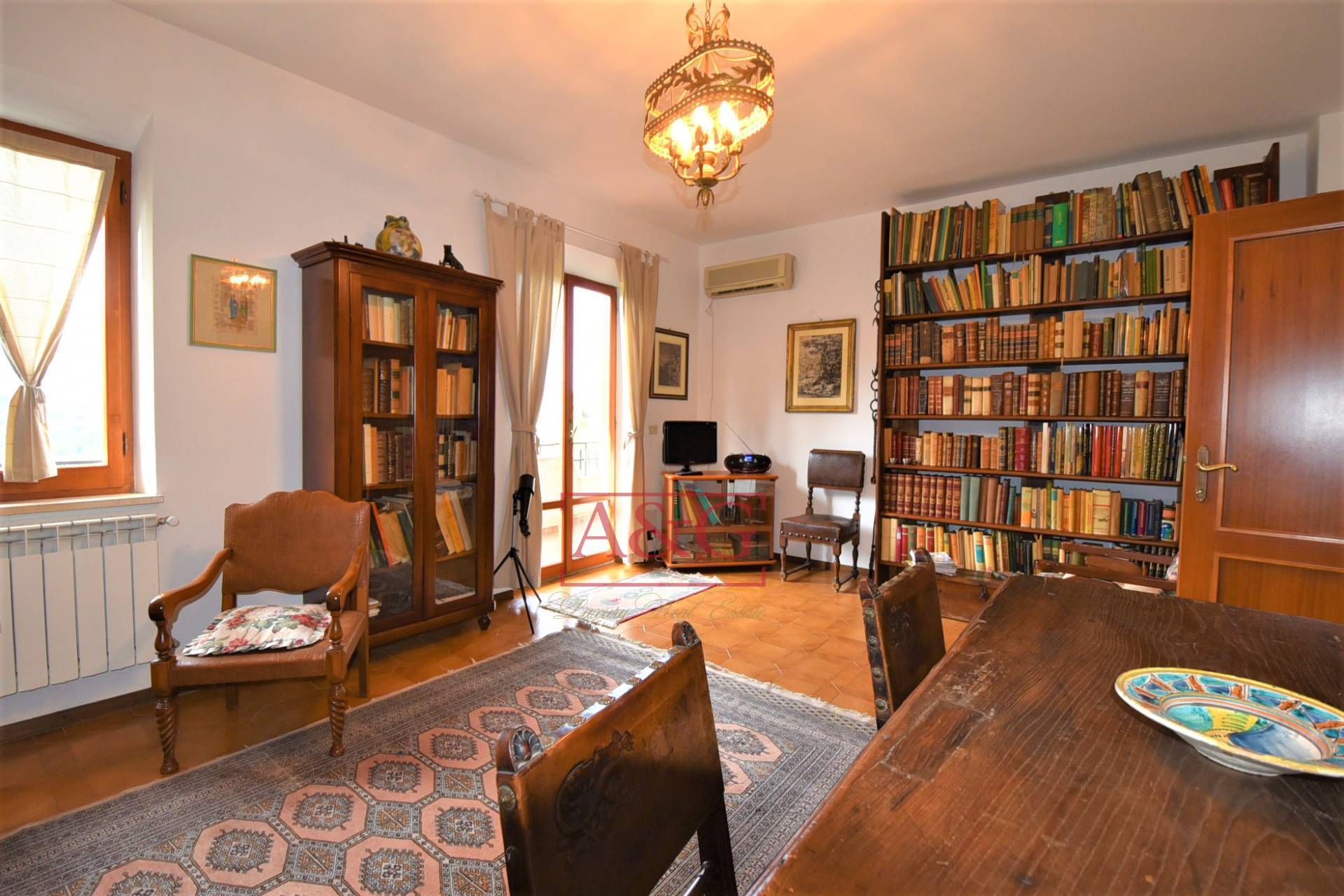 Villa in vendita a Montefortino, Periferia