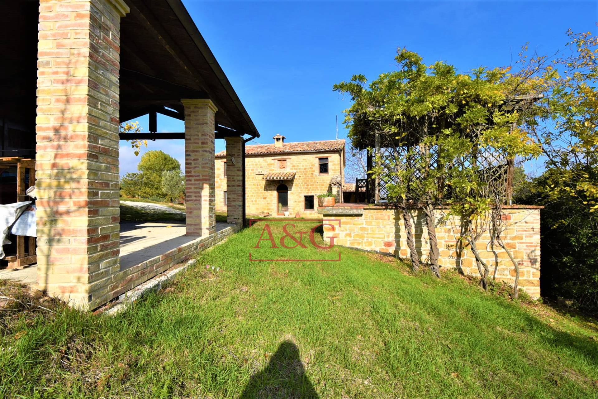 Casale in vendita a Gualdo, CAMPAGNA