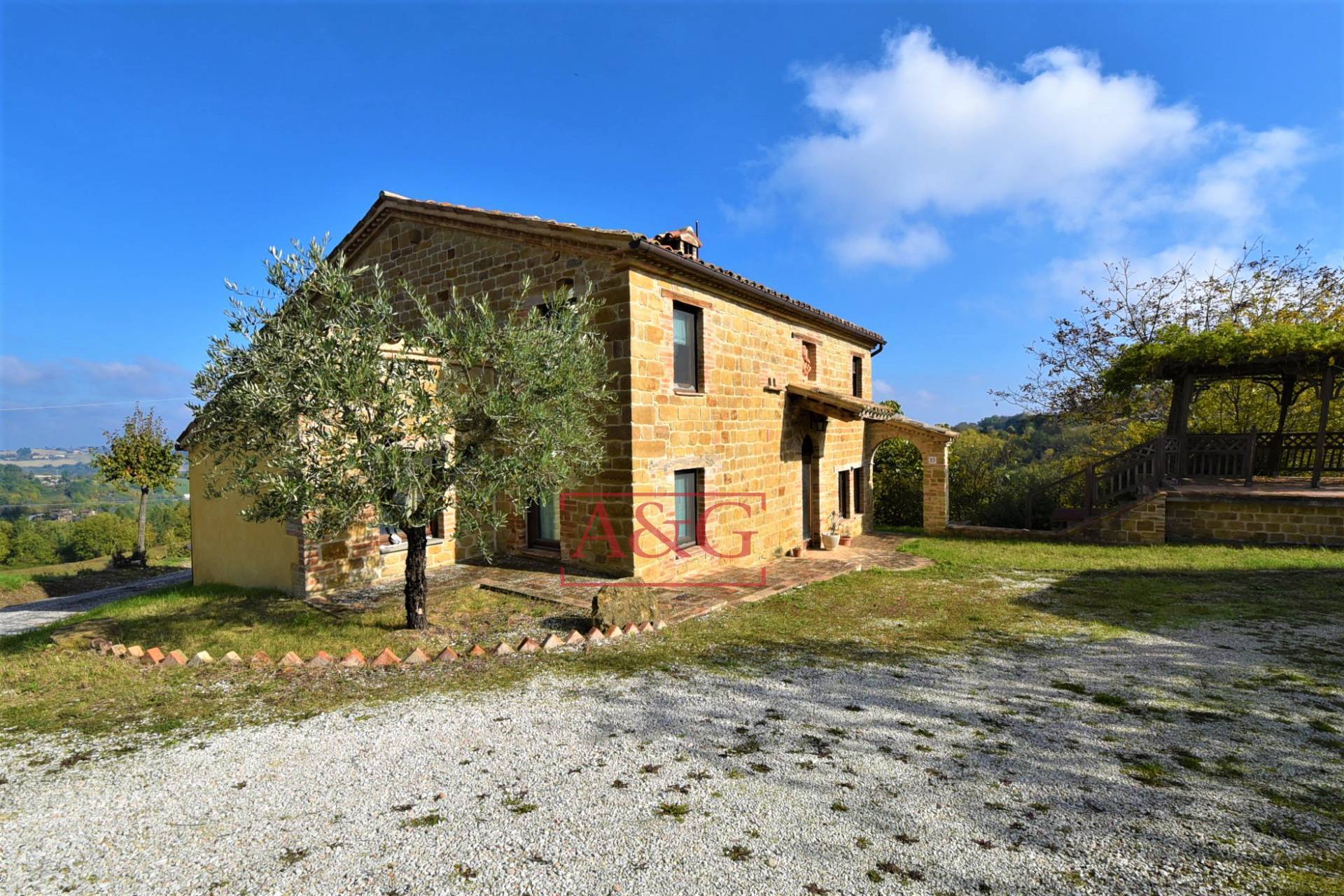 Casale in vendita a Gualdo, CAMPAGNA