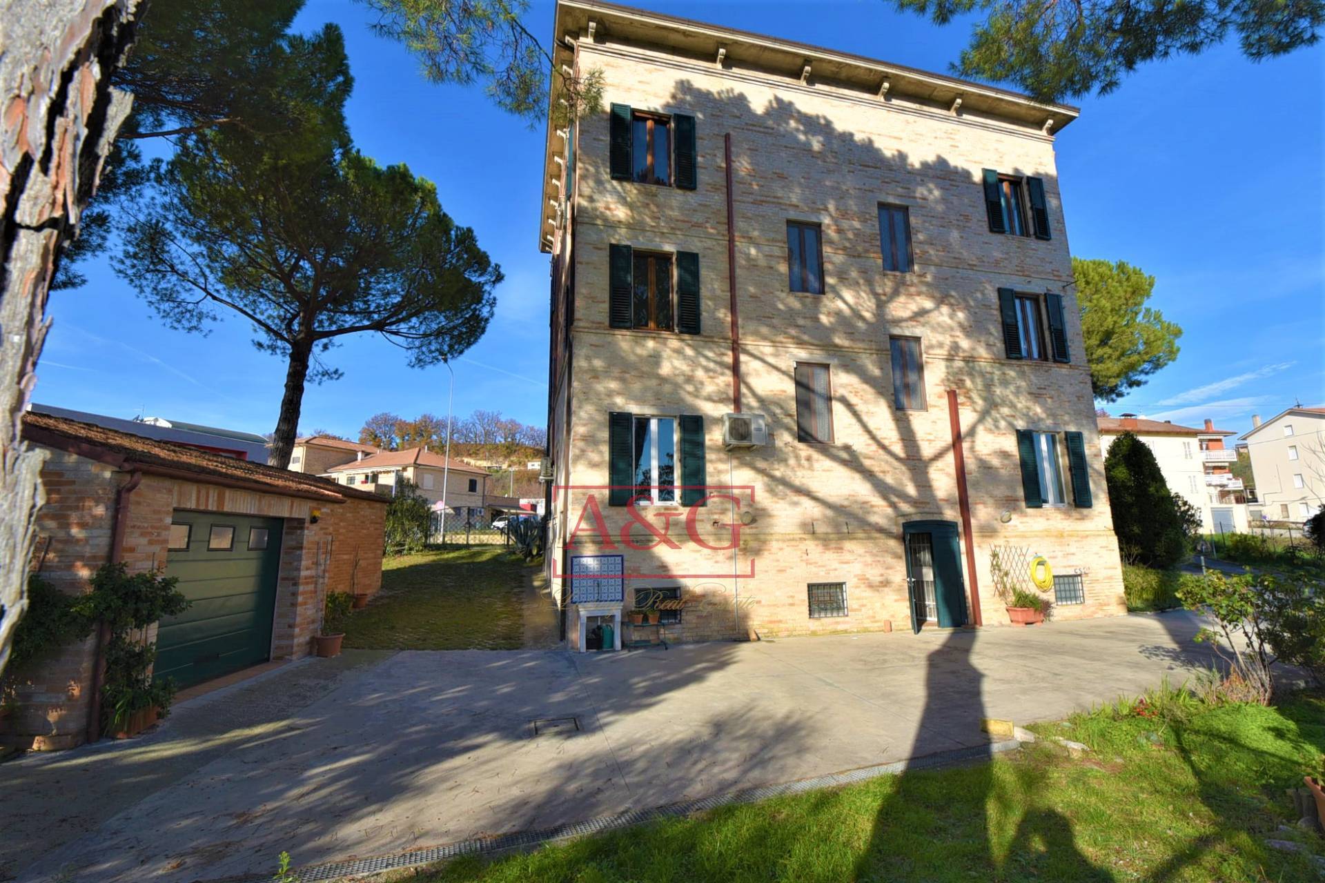 Villa in vendita a Magliano di Tenna