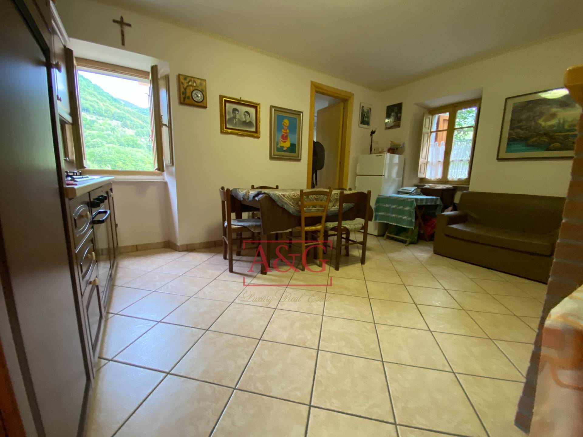 Casa cielo-terra in vendita a Montegallo, Montagna