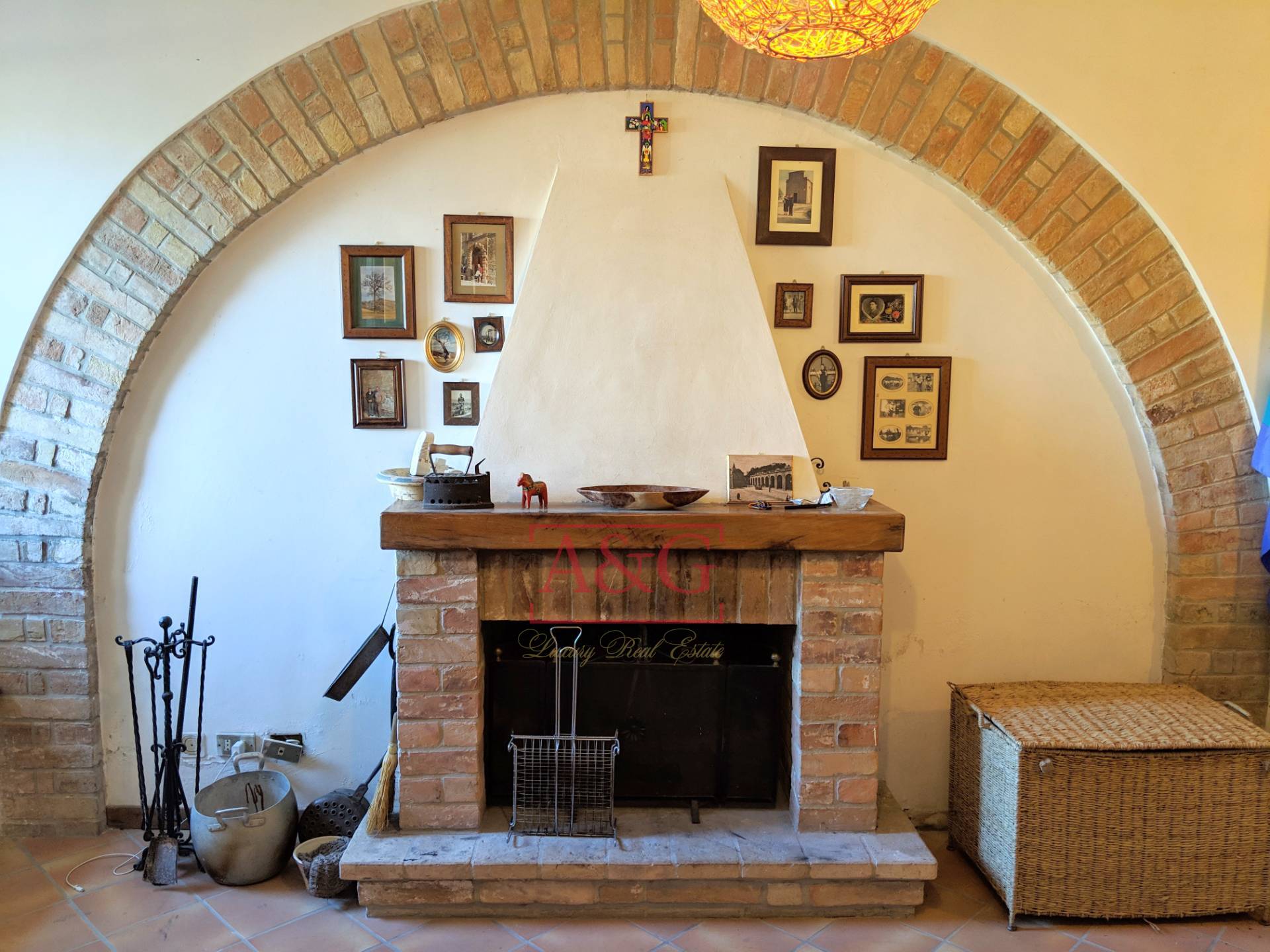 Casa cielo-terra in vendita a Monte San Martino, CAMPAGNA