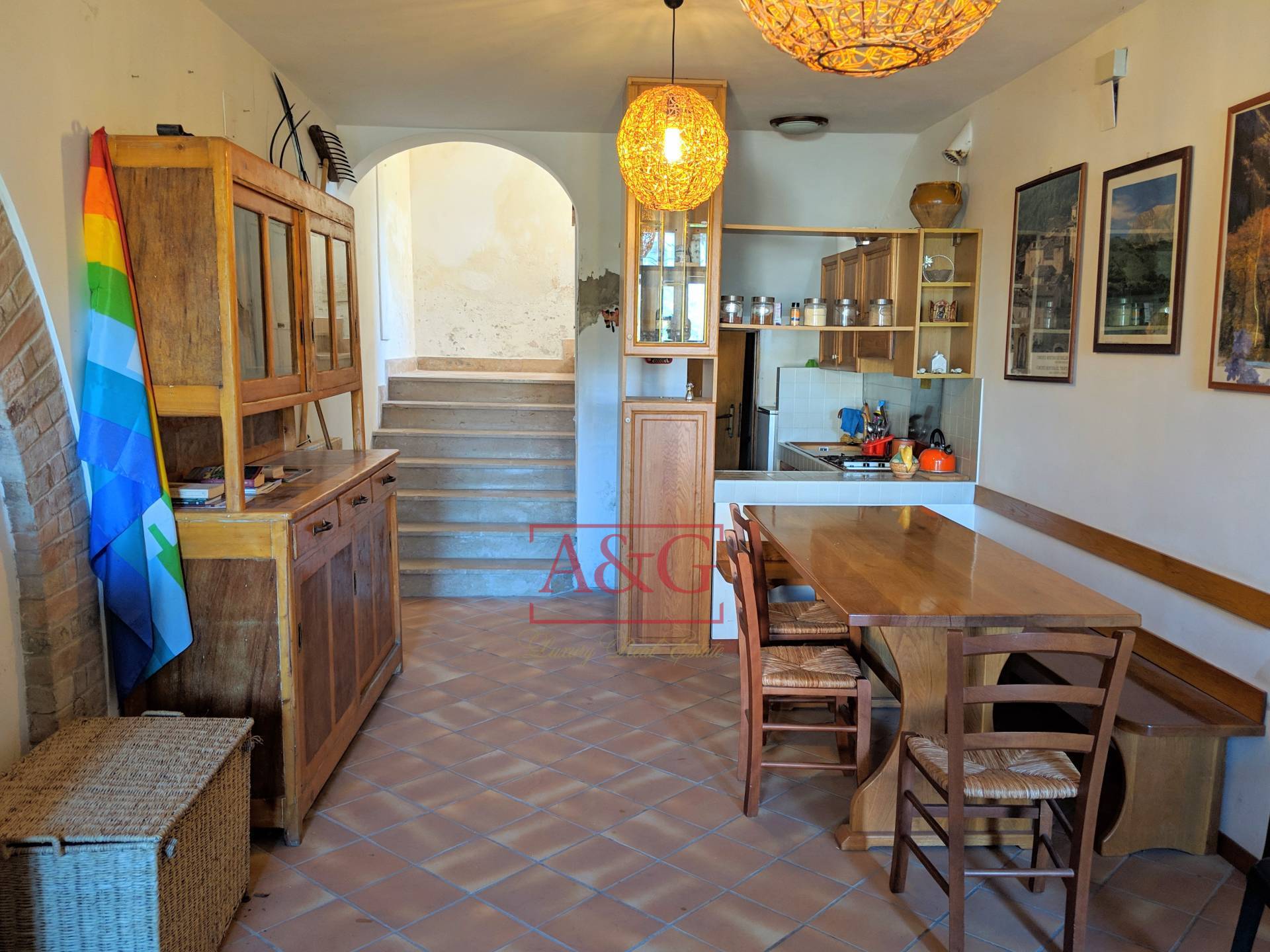 Casa cielo-terra in vendita a Monte San Martino, CAMPAGNA