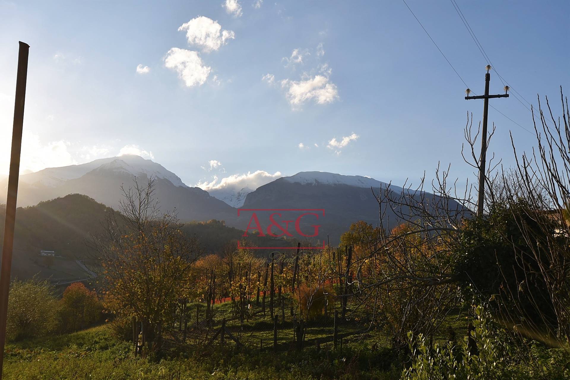 Casa cielo-terra in vendita a Amandola, Campagna