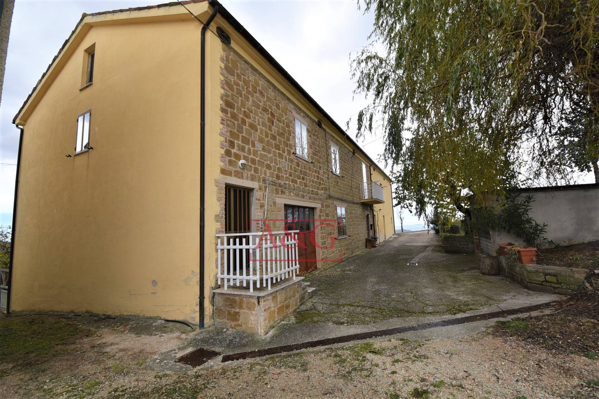 Casa cielo-terra in vendita a Gualdo, Morrone