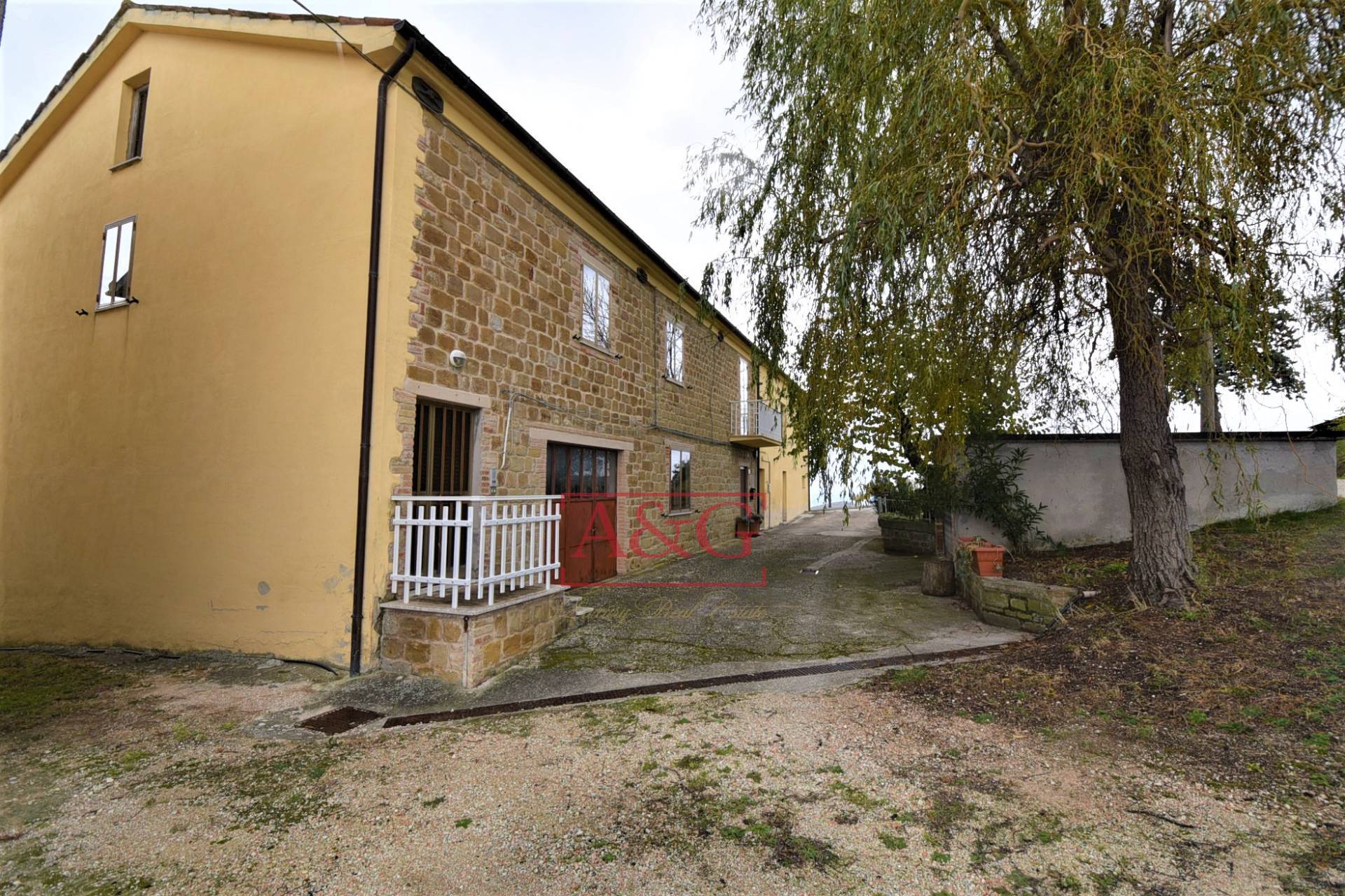 Casa cielo-terra in vendita a Gualdo, Morrone