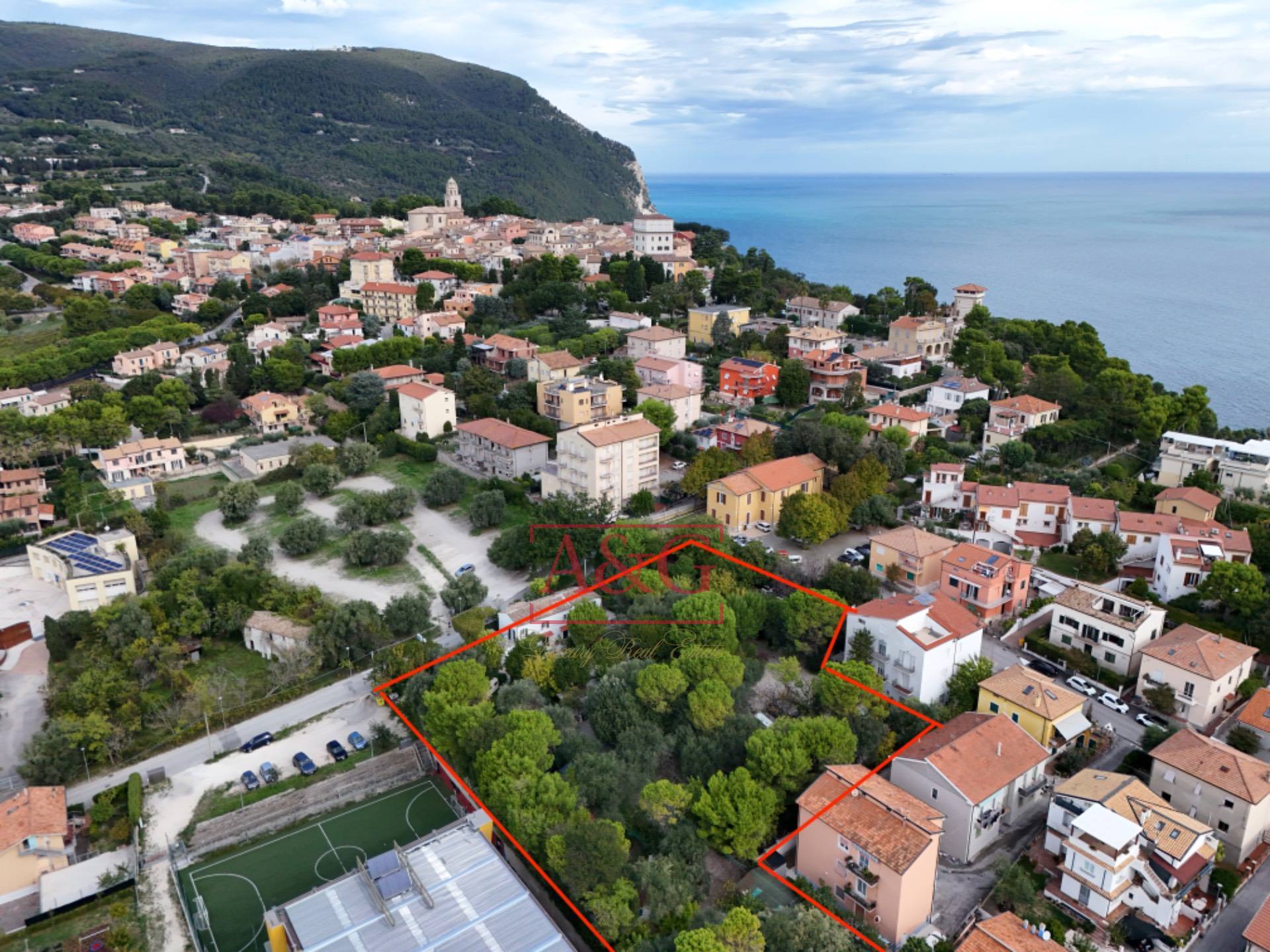 Attivit commerciale in vendita a Sirolo, CENTRO