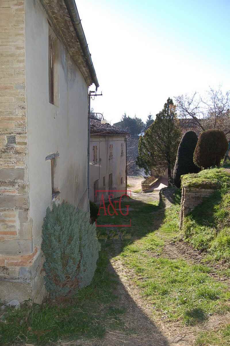 Casa colonica in vendita a Amandola, Campagna