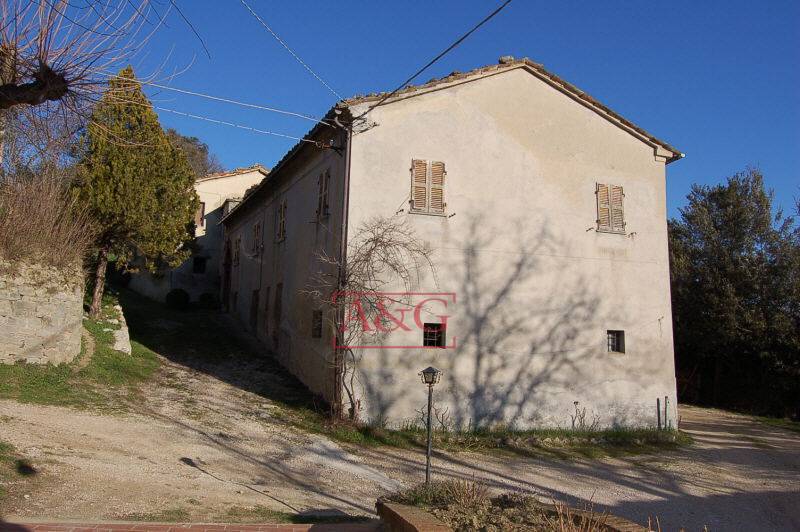 Casa colonica in vendita a Amandola, Campagna