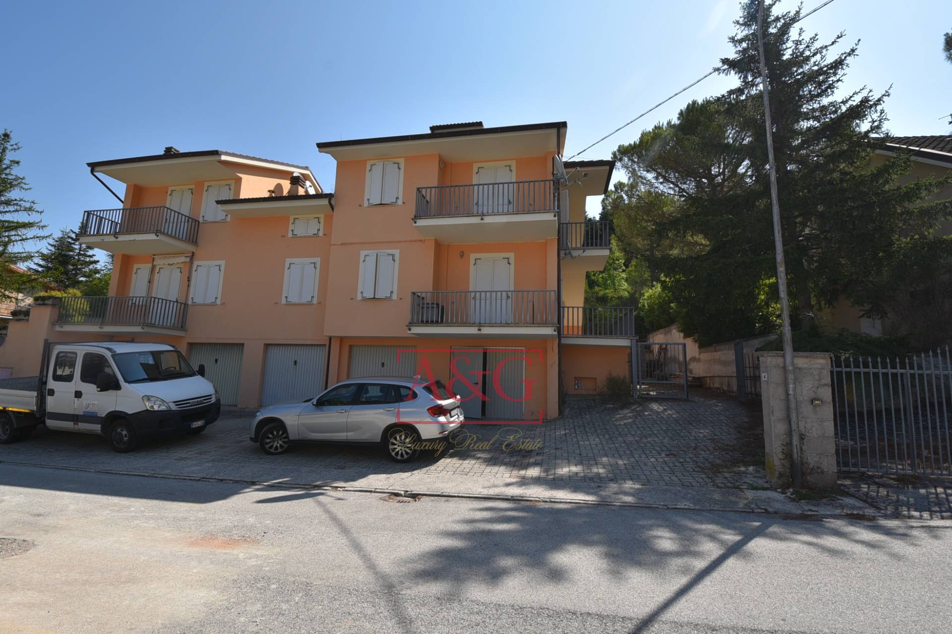 Villette a schiera in vendita a Fiastra