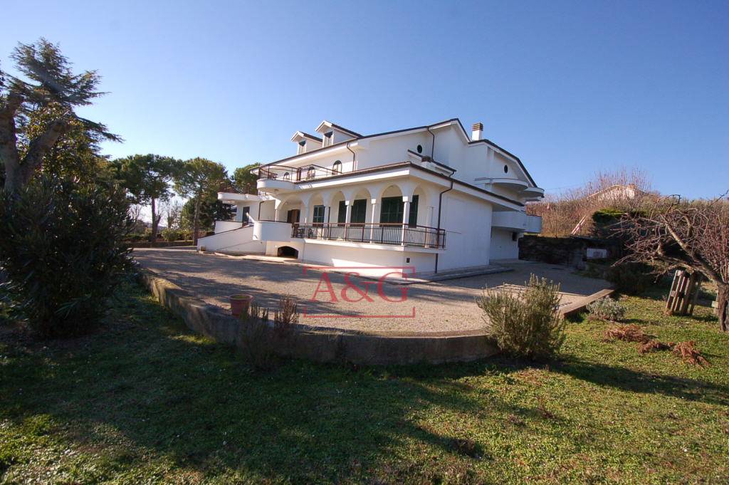 Villa in vendita a Fermo, Campagna