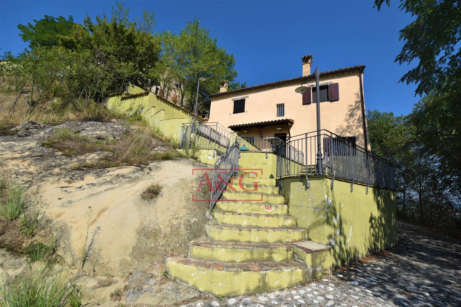 Casa cielo-terra in vendita a Sarnano, Campagna
