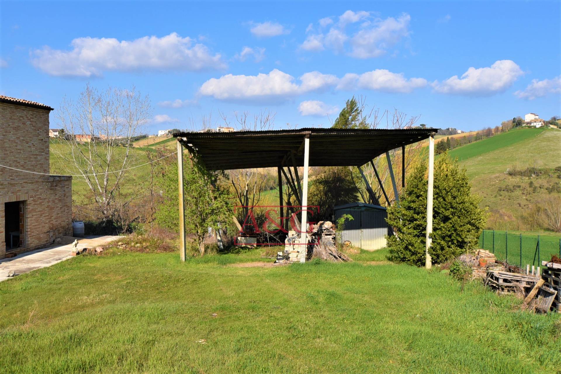 Casale in vendita a Rapagnano, Campagna