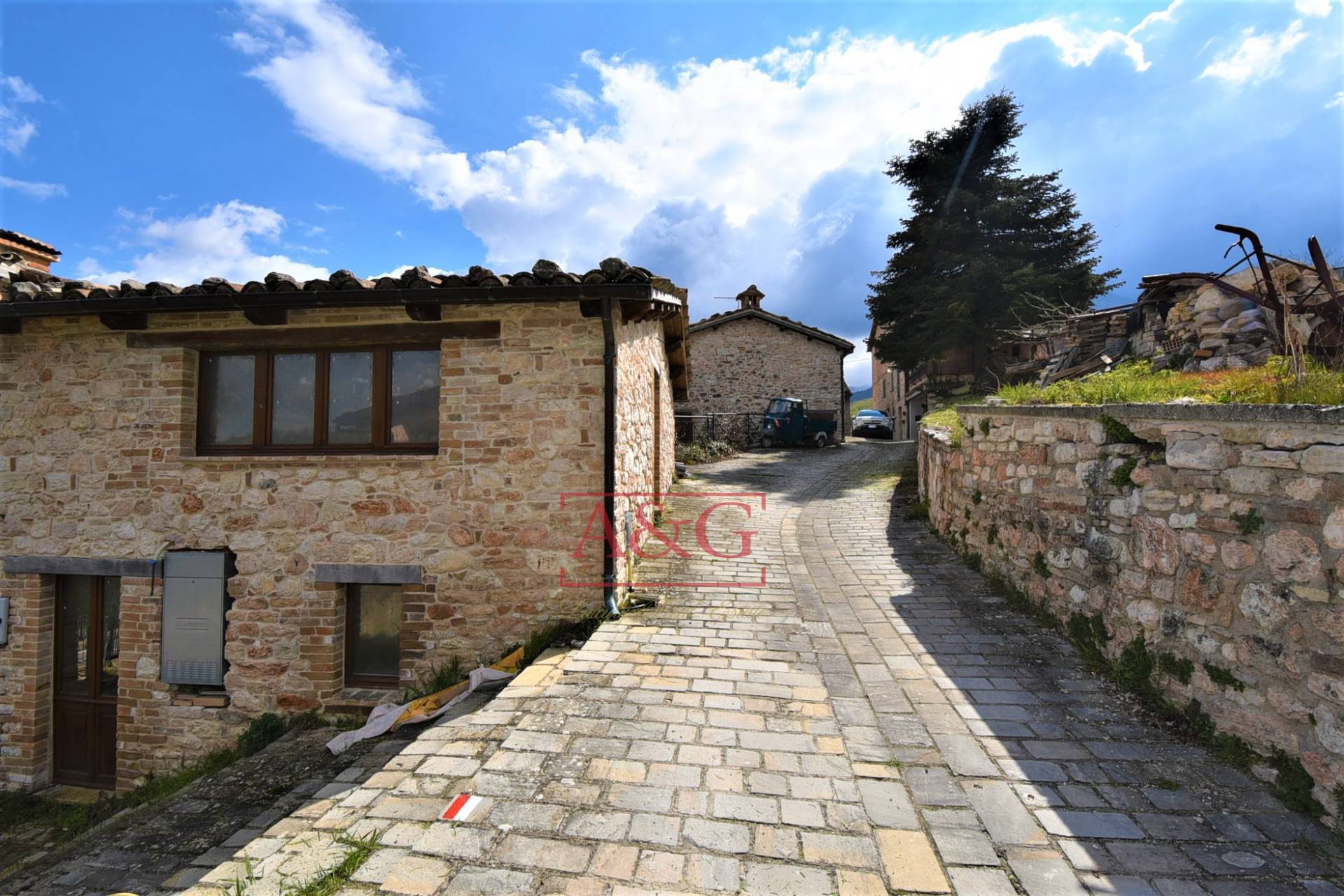 Casa cielo-terra in vendita a Amandola, Montagna