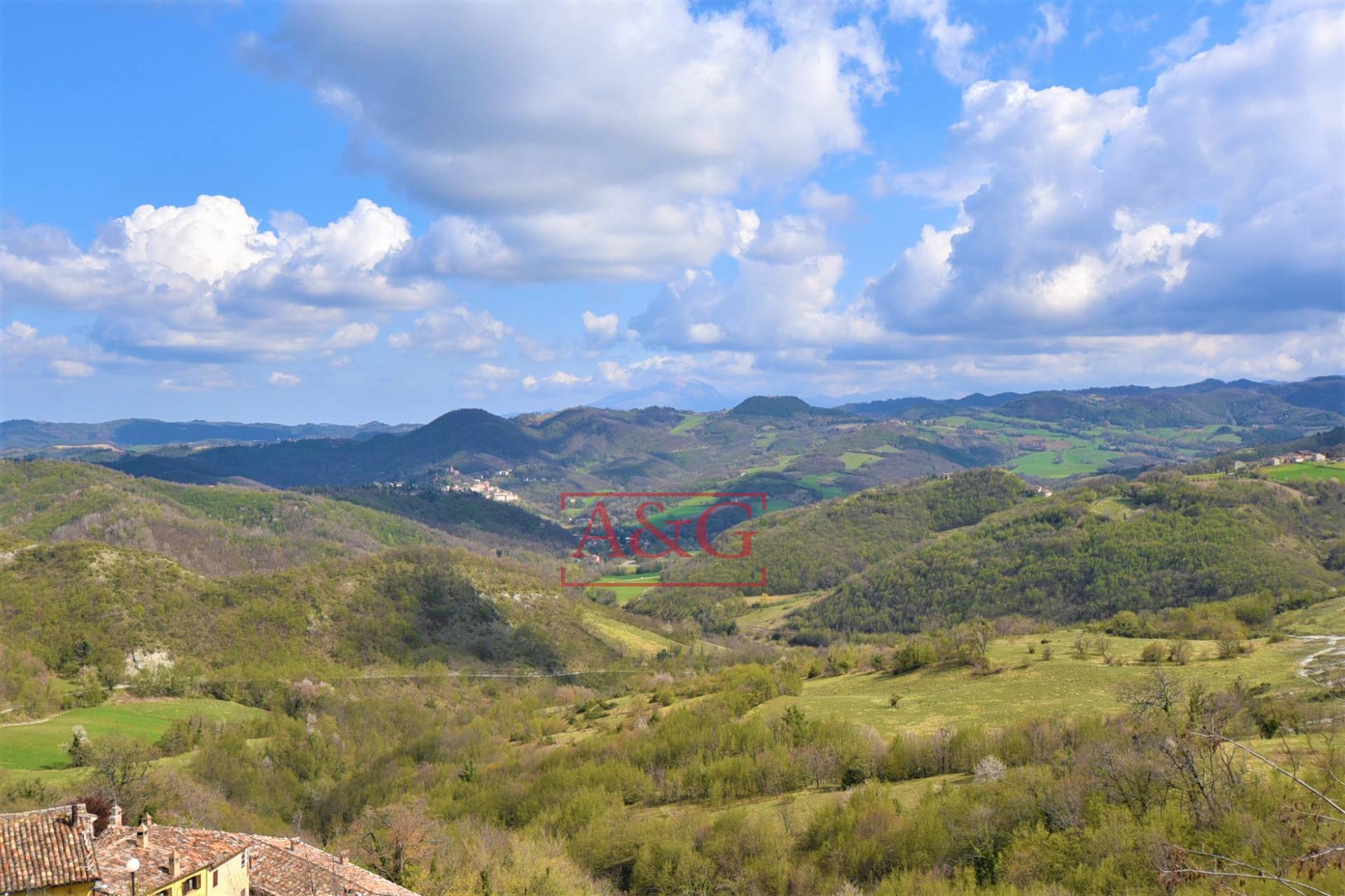 Casa cielo-terra in vendita a Amandola, Montagna