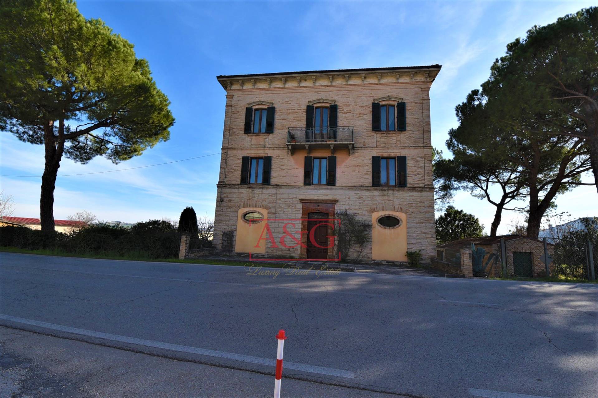 Villa in vendita a Magliano di Tenna