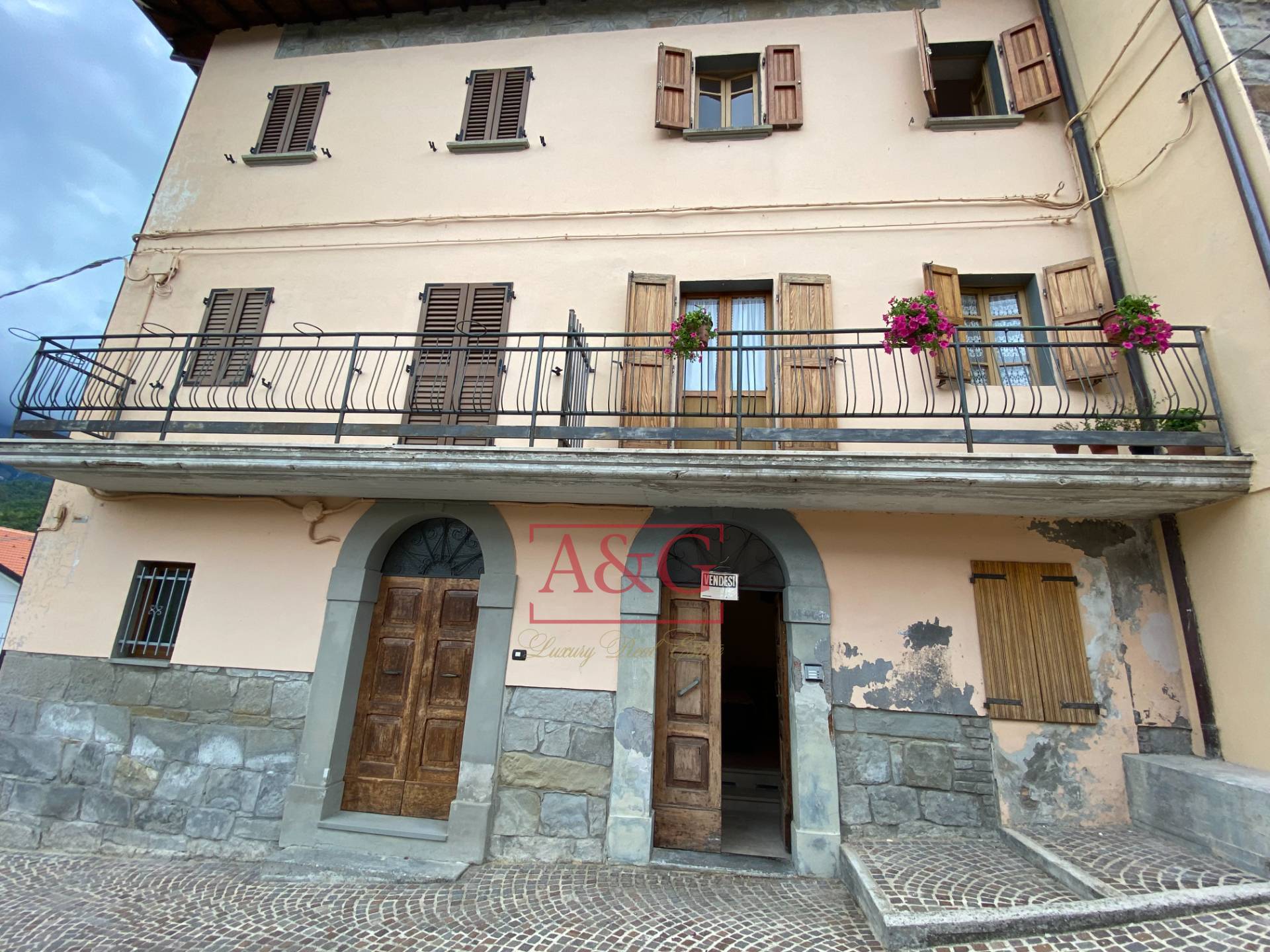 Casa cielo-terra in vendita a Montegallo, Montagna