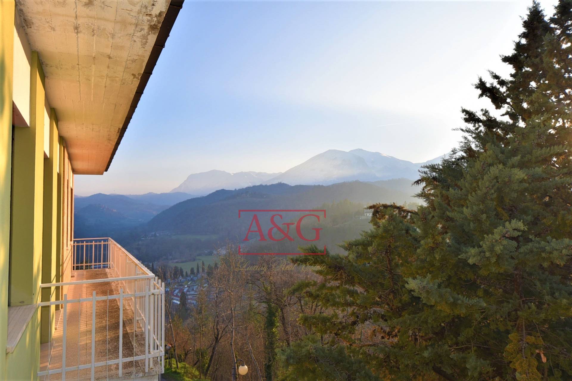 Appartamento in vendita a Amandola, Periferia