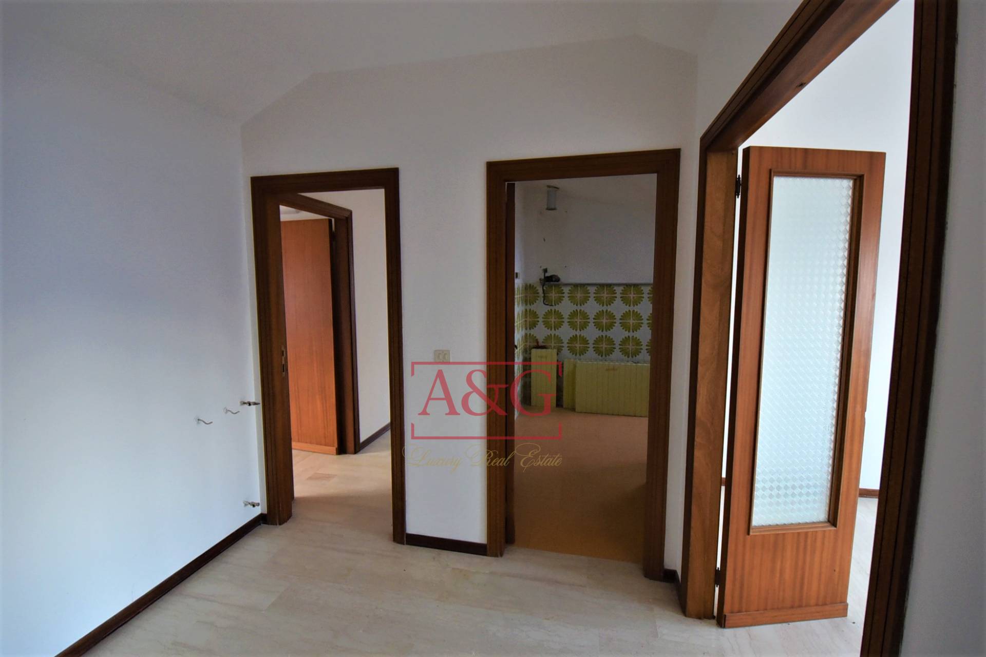 Mansarda in vendita a Amandola, Periferia