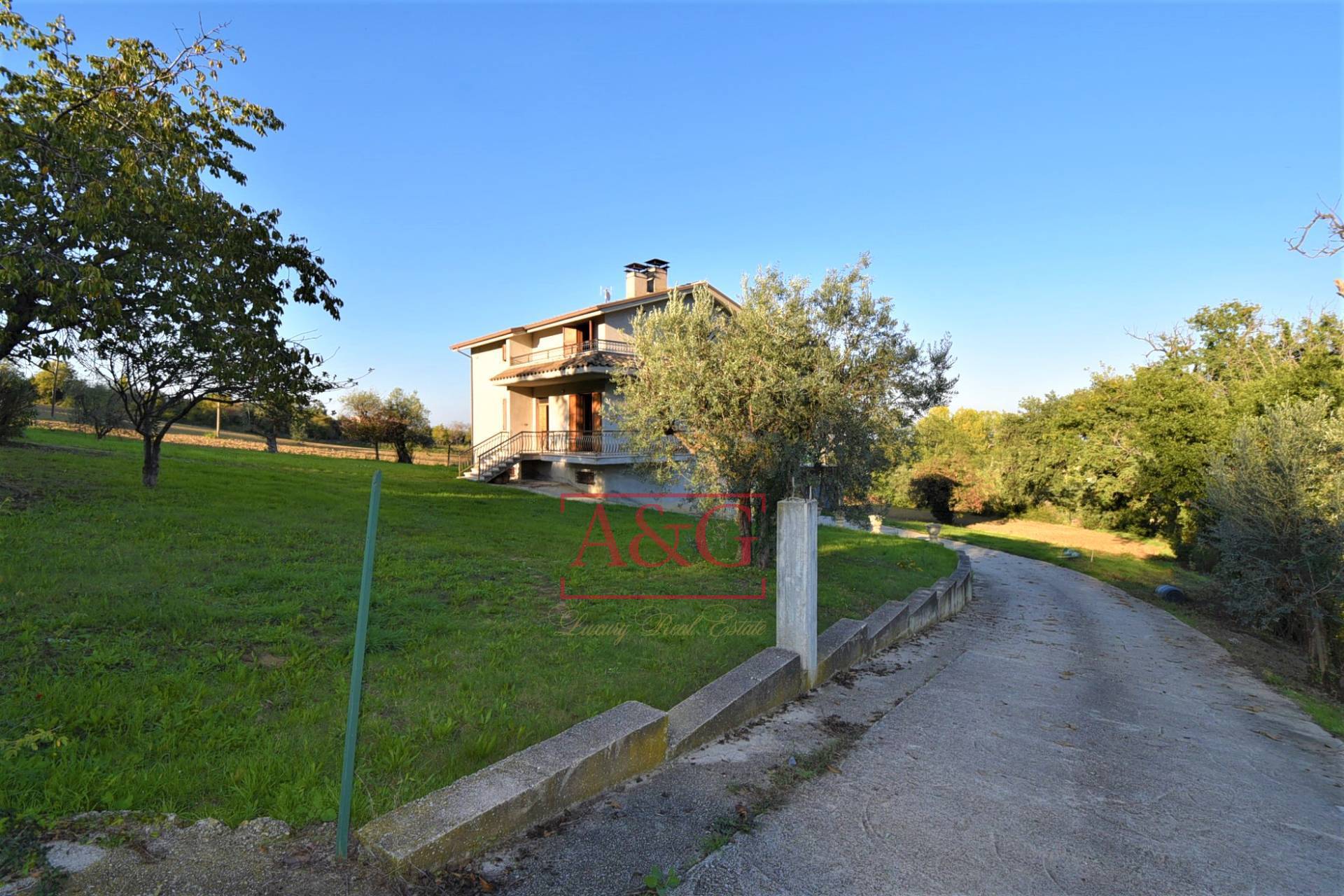 Casa singola in vendita a Monteleone di Fermo, Campagna