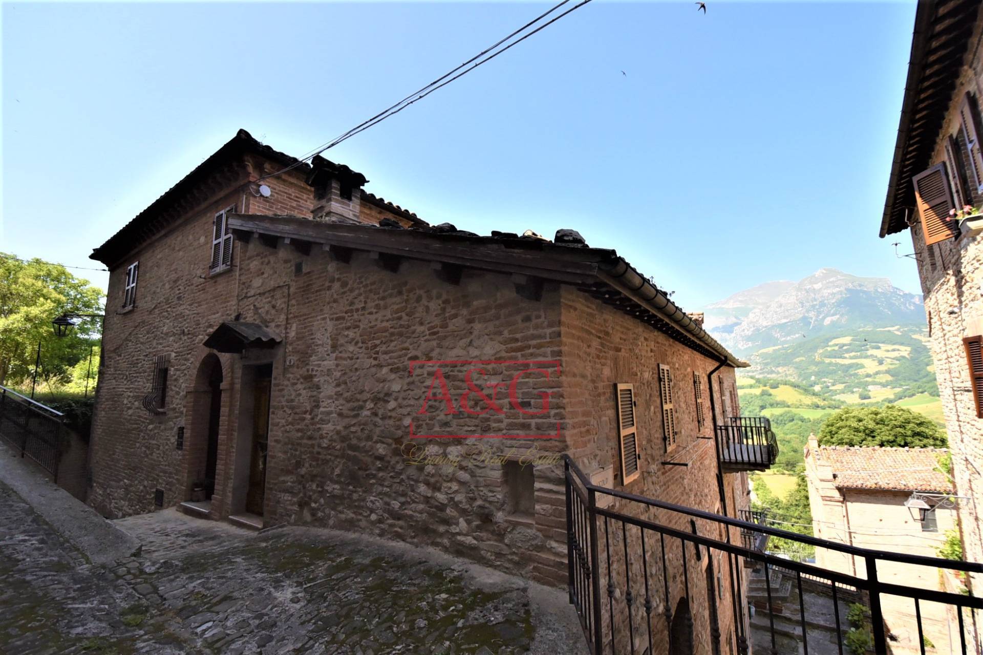 Appartamento in vendita a Montefortino, Centro Storico