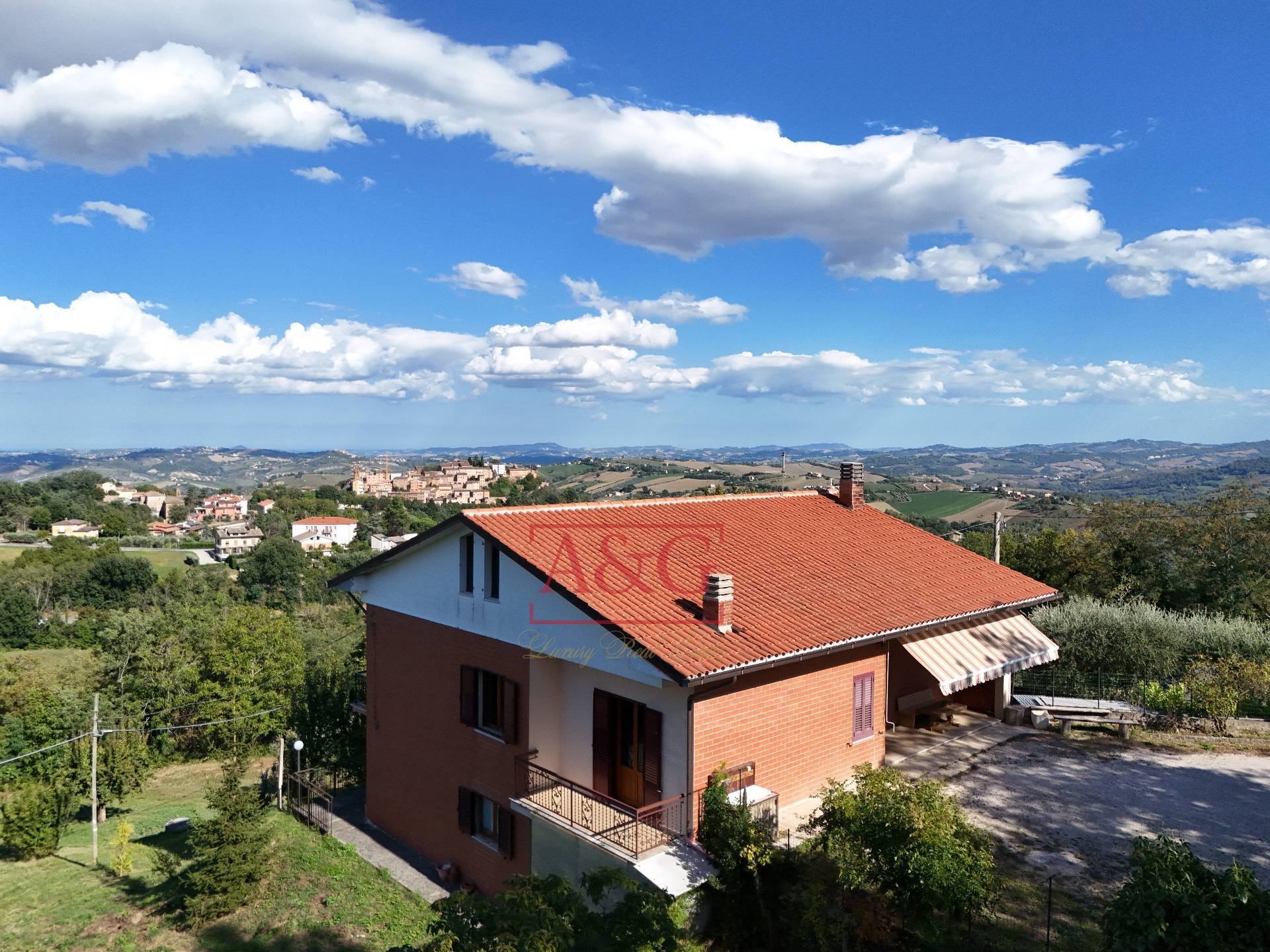 Casale in vendita a Sant'Angelo in Pontano