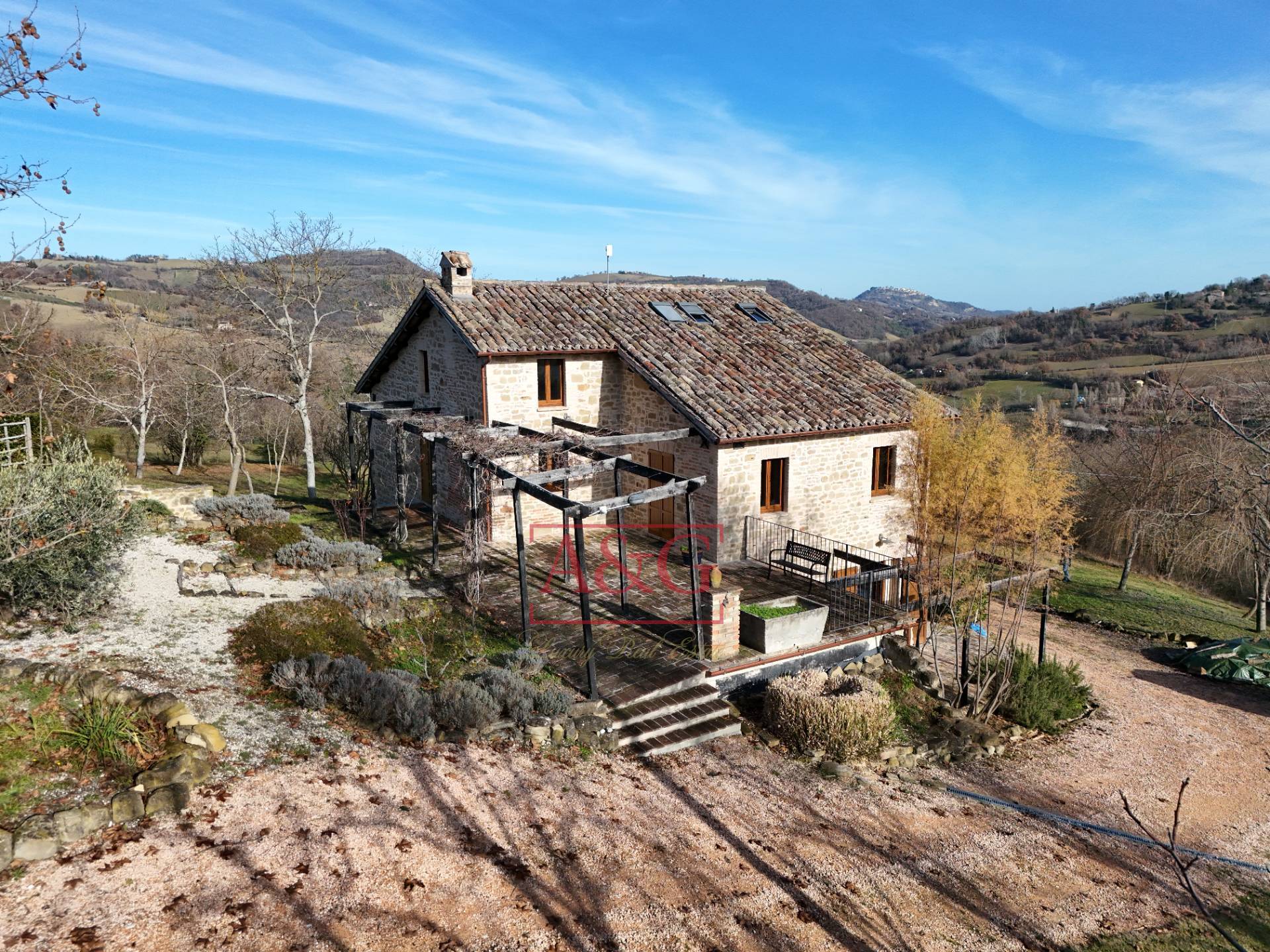 Casale in vendita a Amandola, Campagna