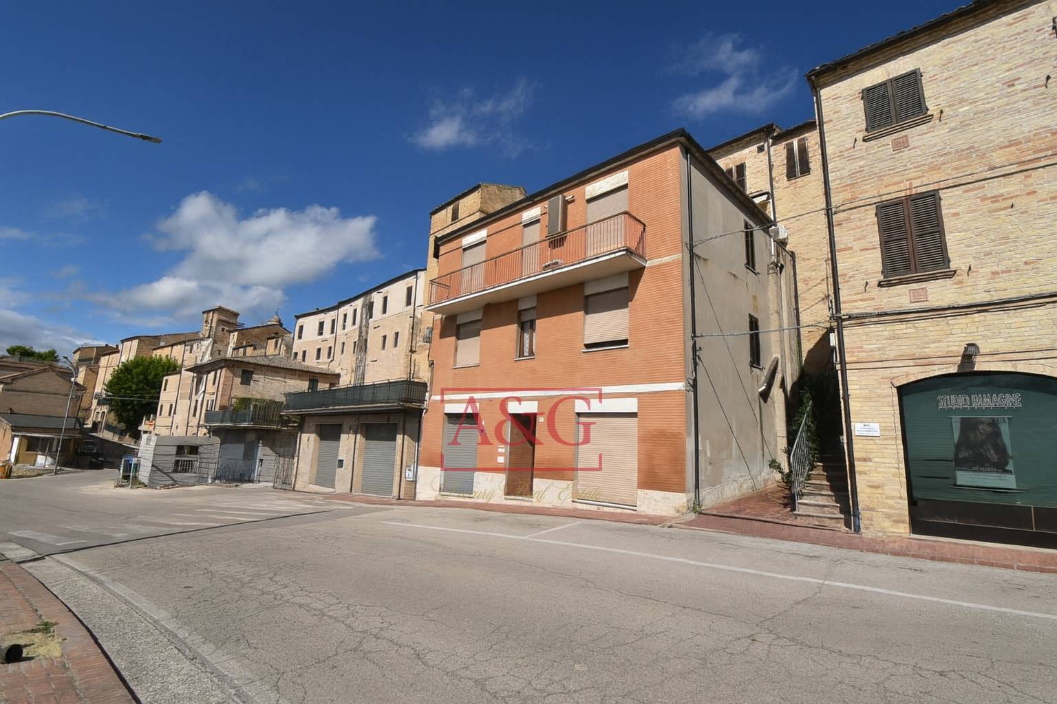 Casa cielo-terra in vendita a Carassai, Centro Storico
