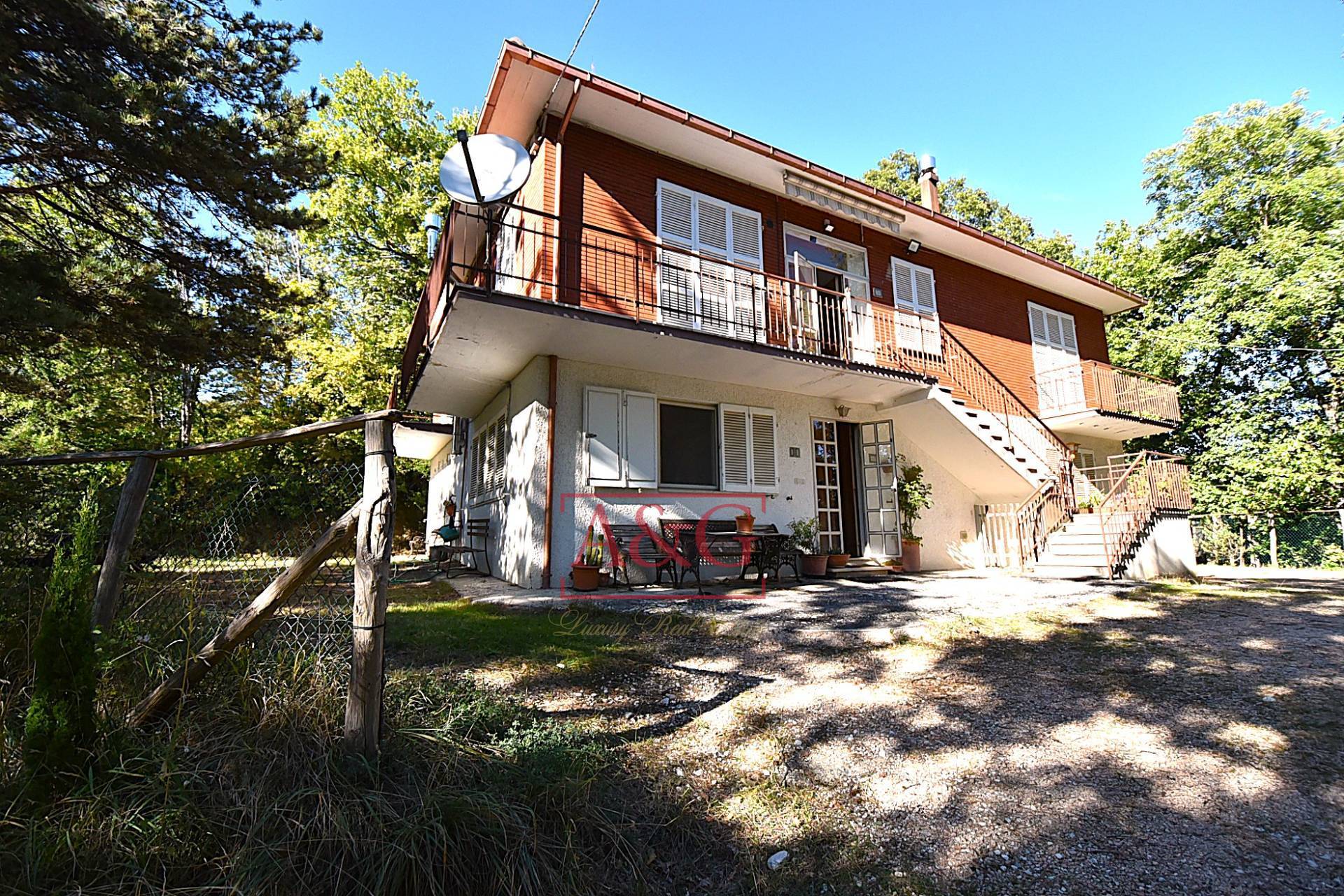 Villa in vendita a Amandola, Collina