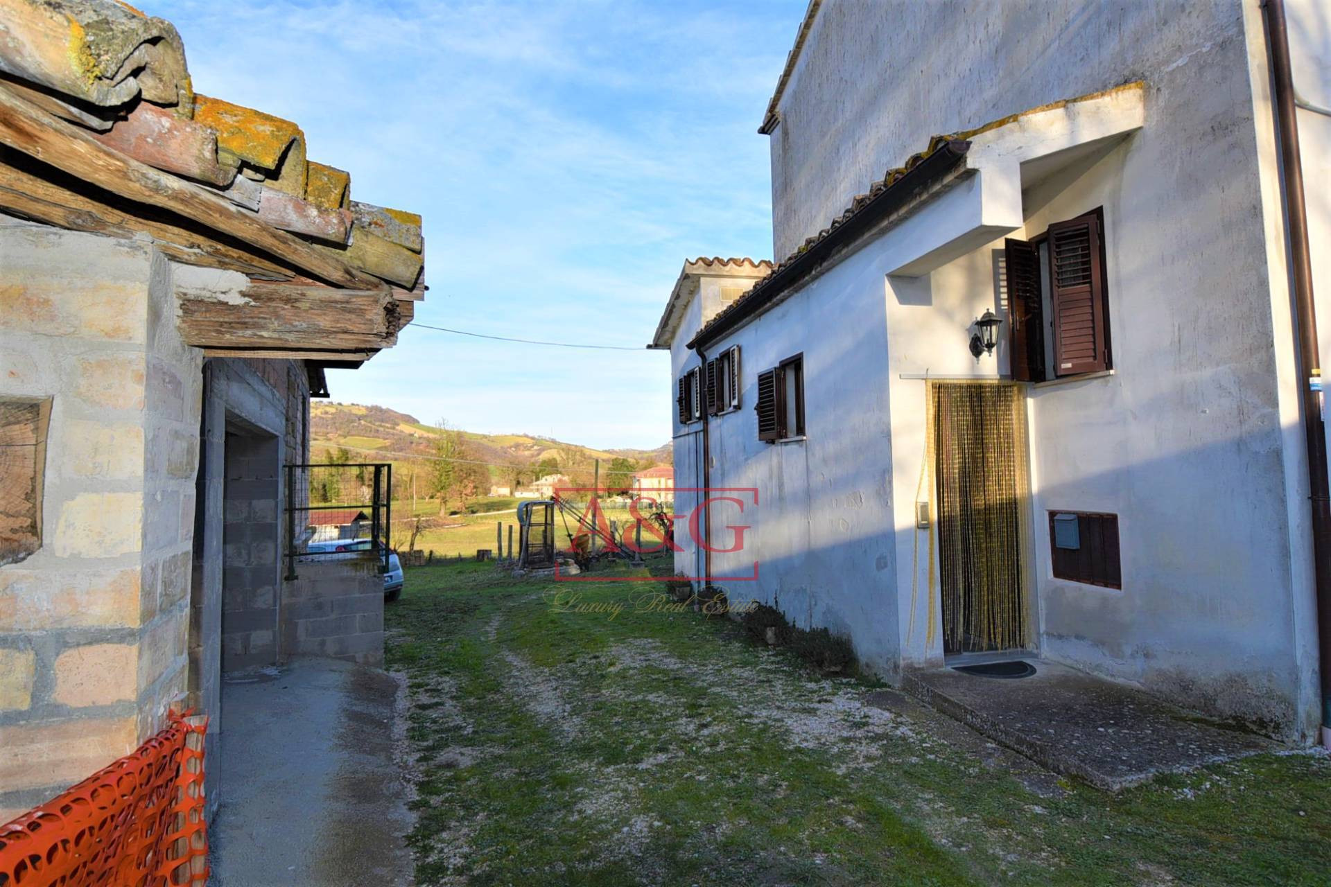 Casa cielo-terra in vendita a Sarnano, Campagna