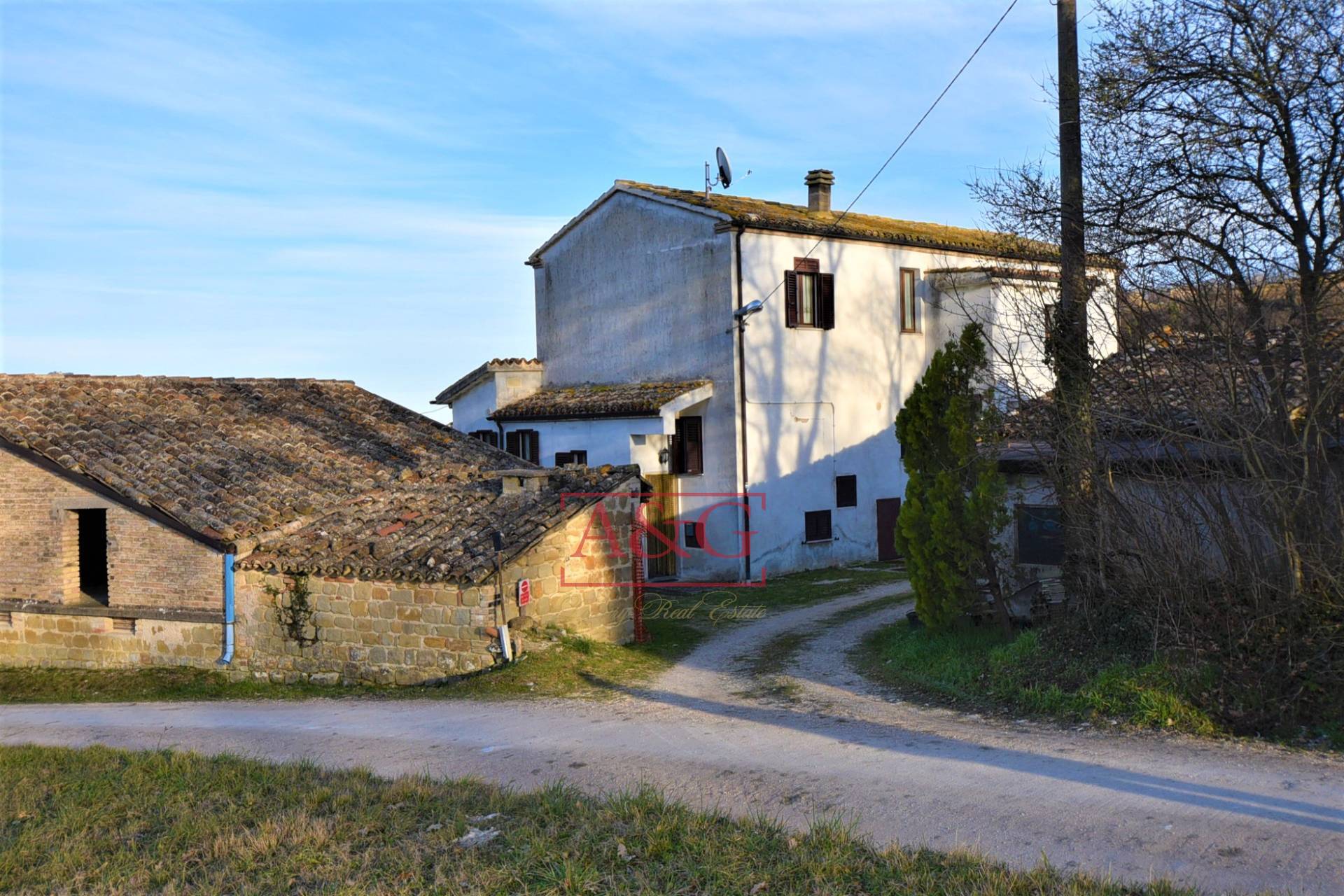 Casa cielo-terra in vendita a Sarnano, Campagna