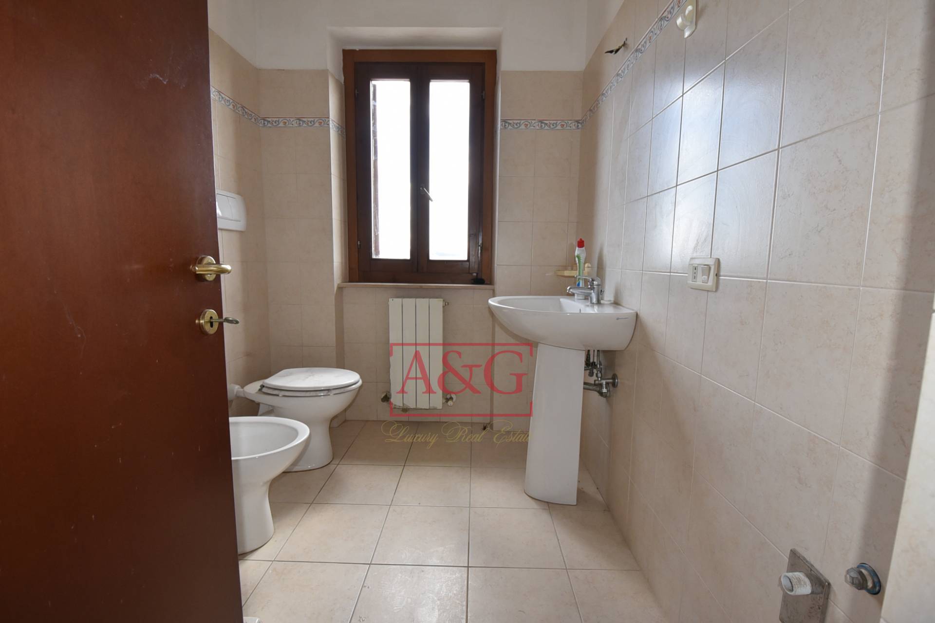 Appartamento in vendita a Sarnano, Centro