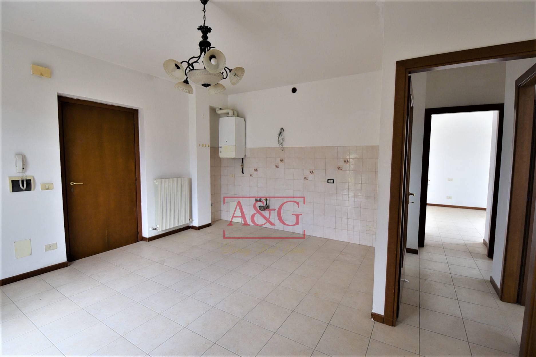 Appartamento in vendita a Sarnano, Centro