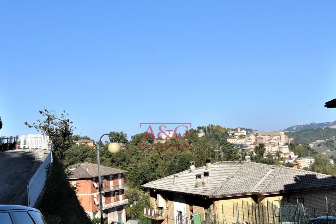 Appartamento in vendita a Amandola, Periferia