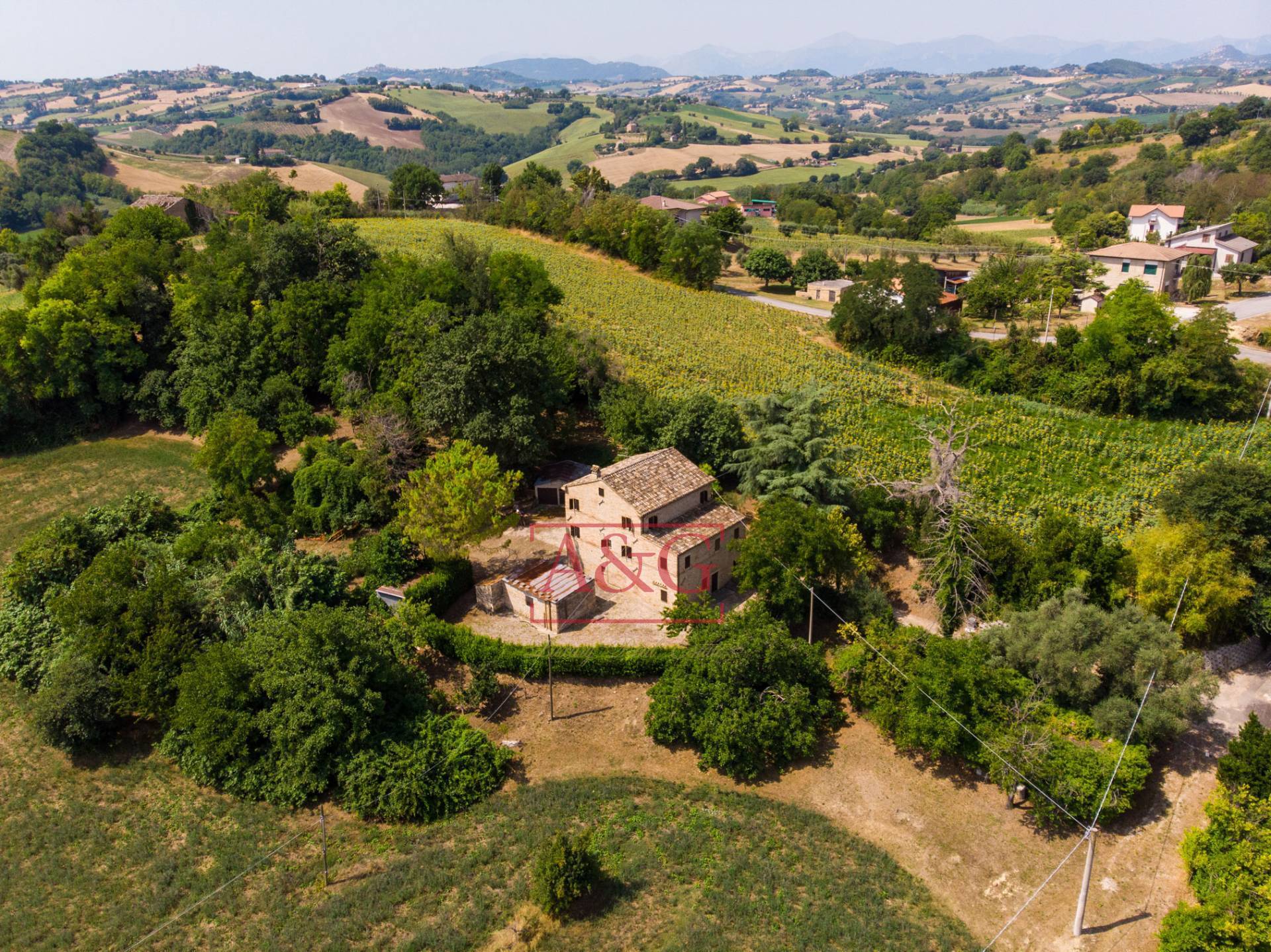 Casale in vendita a Belmonte Piceno, Campagna