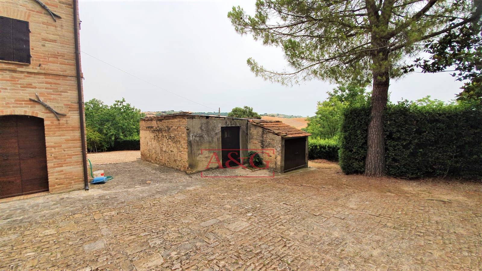 Casale in vendita a Belmonte Piceno, Campagna