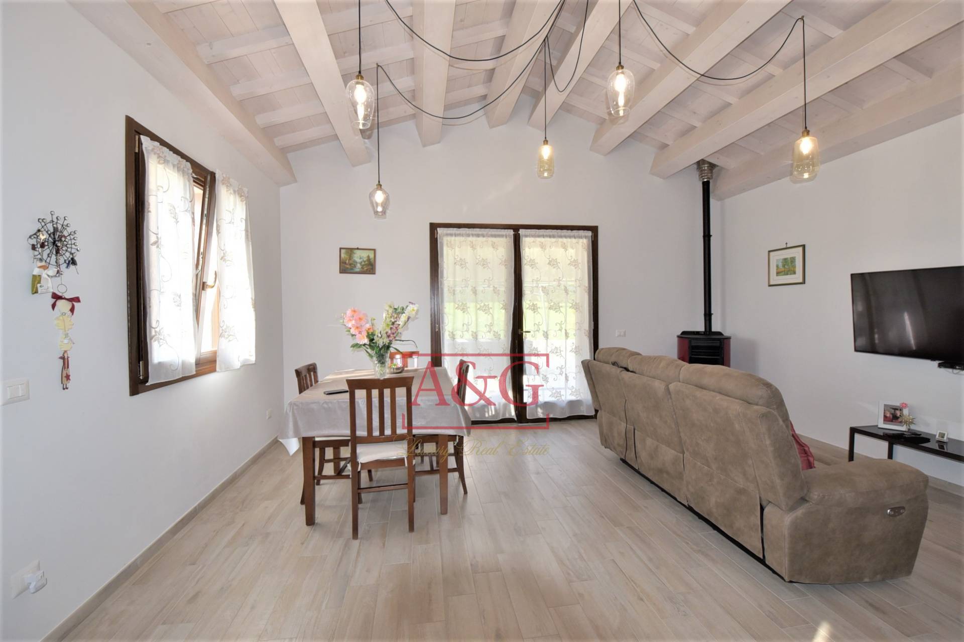 Casale in vendita a San Ginesio