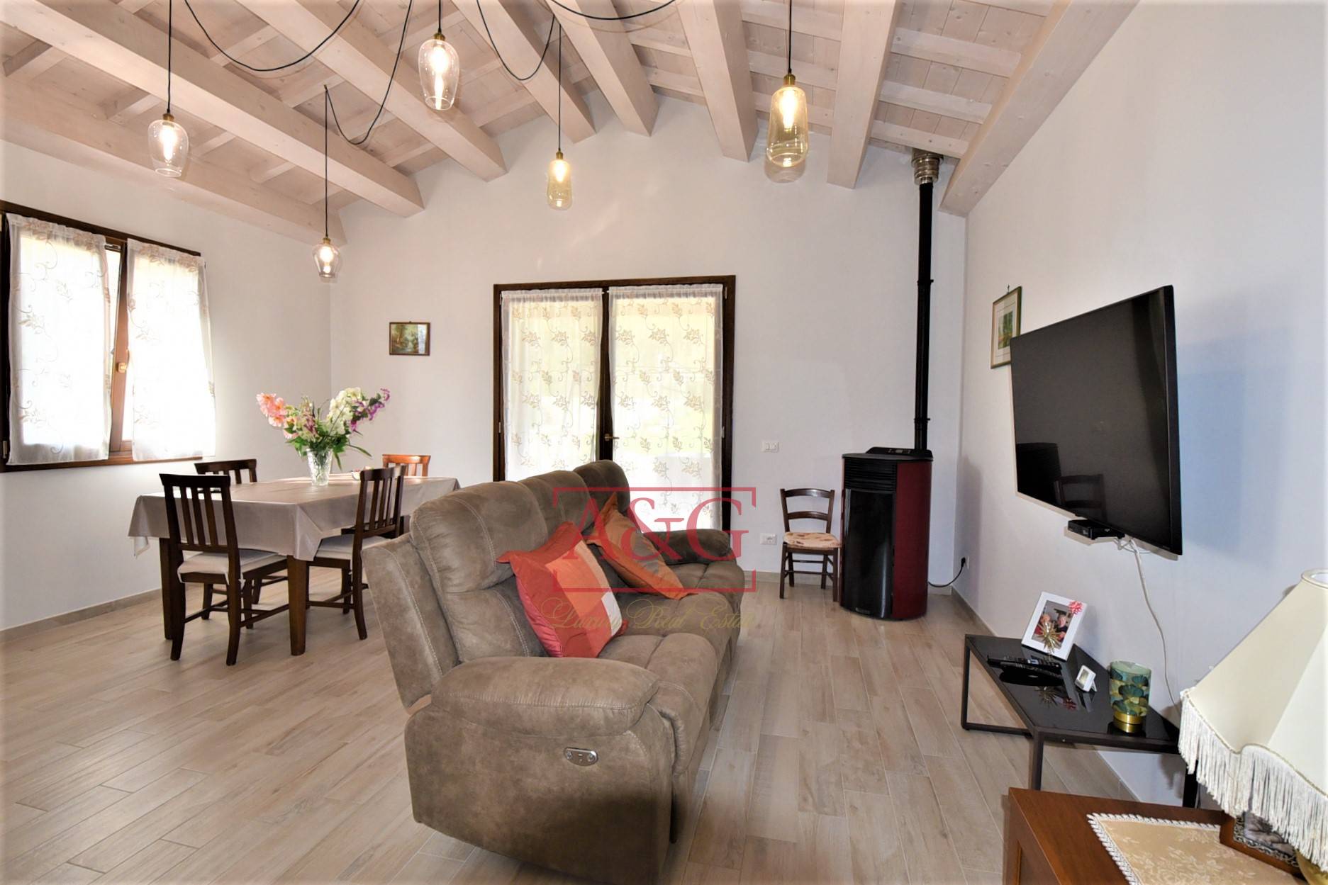 Casale in vendita a San Ginesio