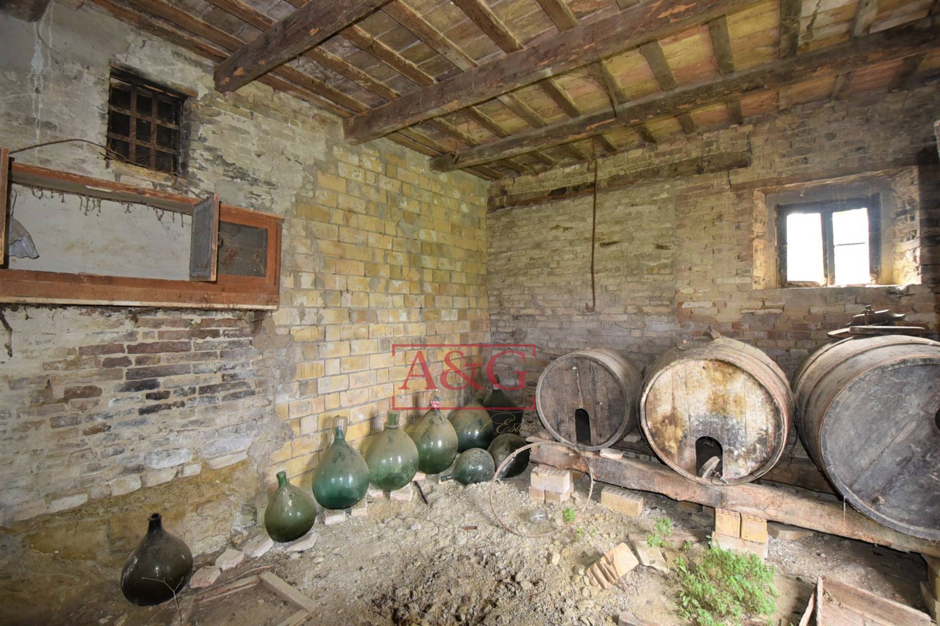 Casa colonica in vendita a Mogliano, CAMPAGNA