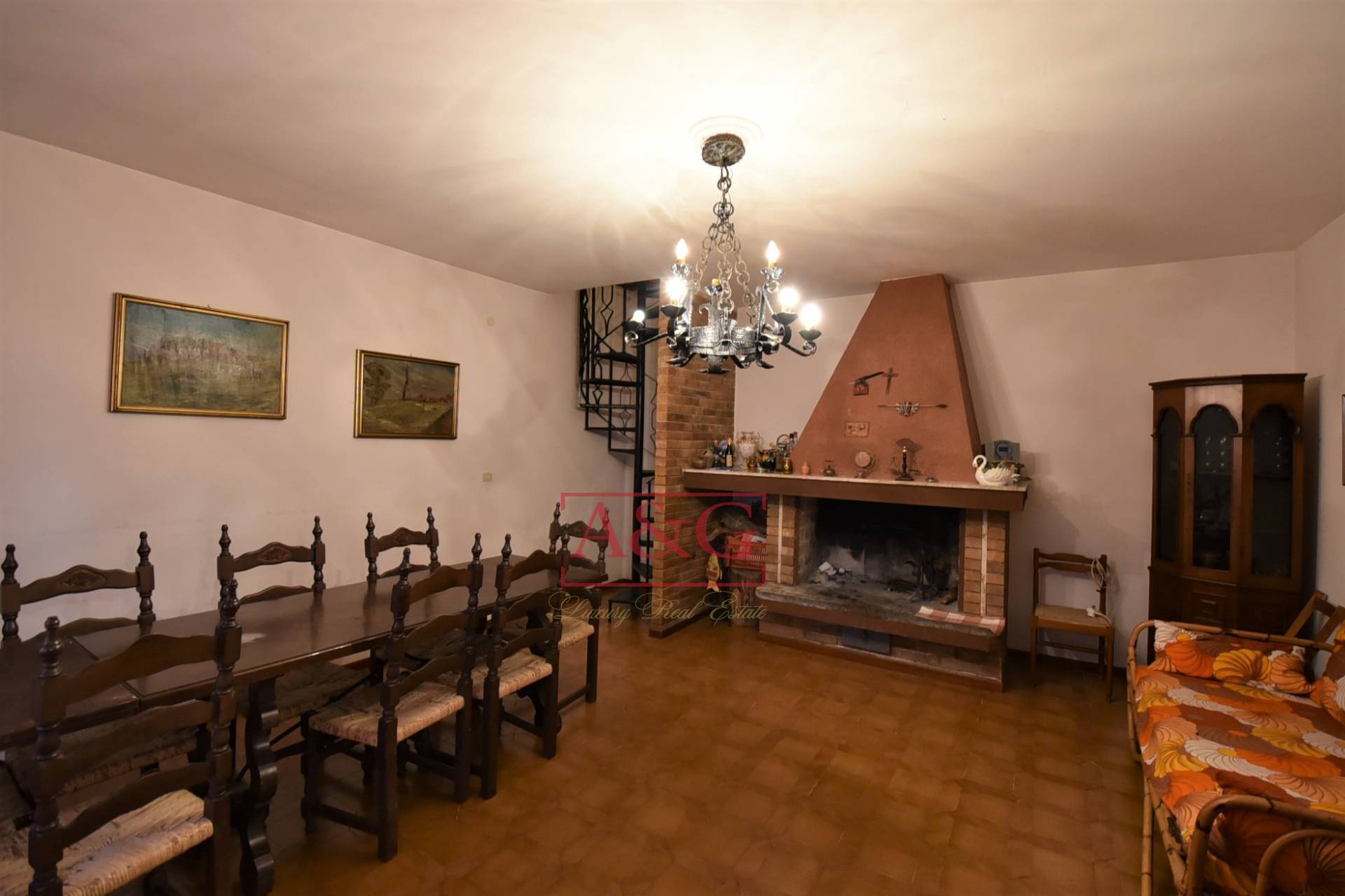 Casa singola in vendita a Montefortino, Semicentro