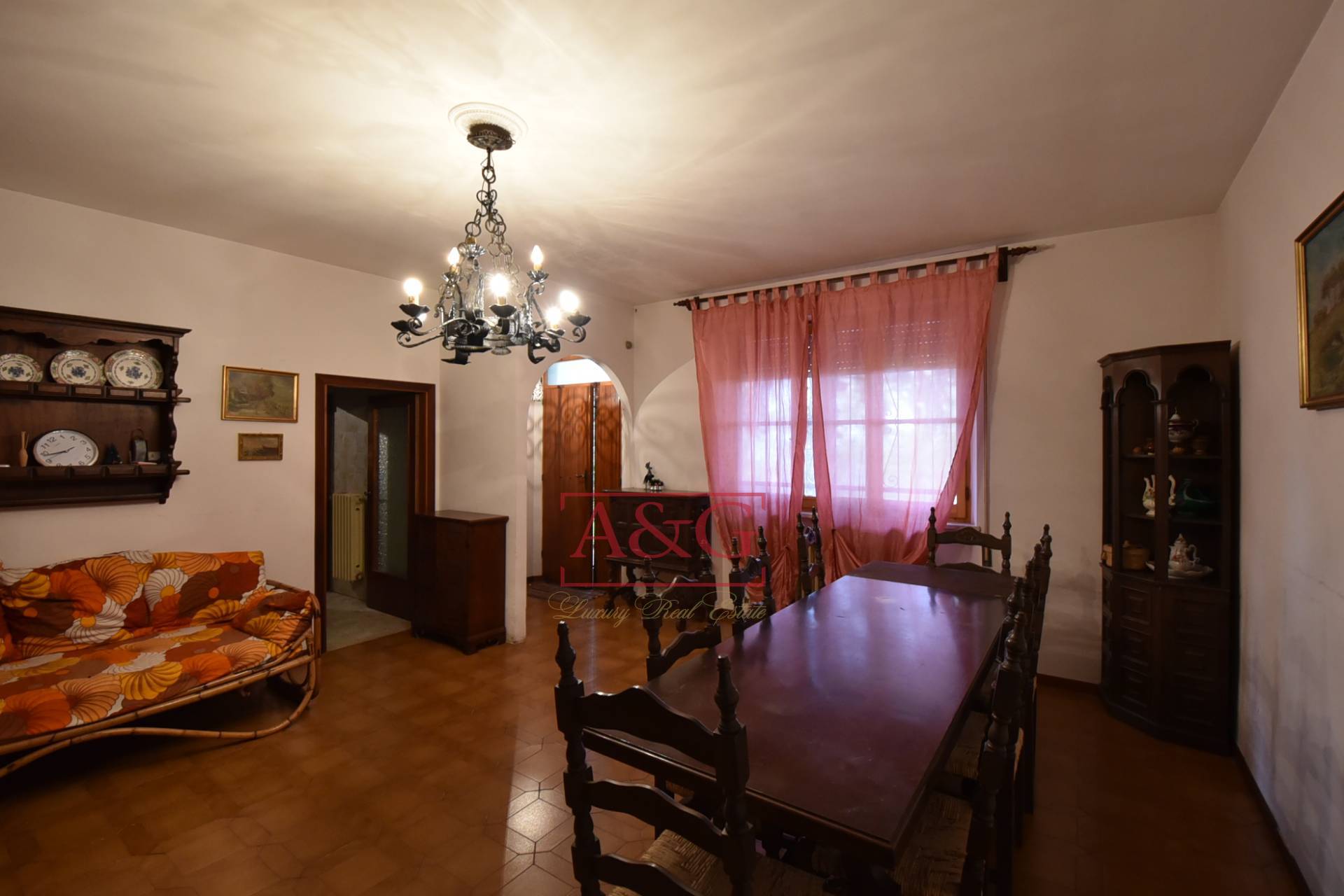 Casa singola in vendita a Montefortino, Semicentro