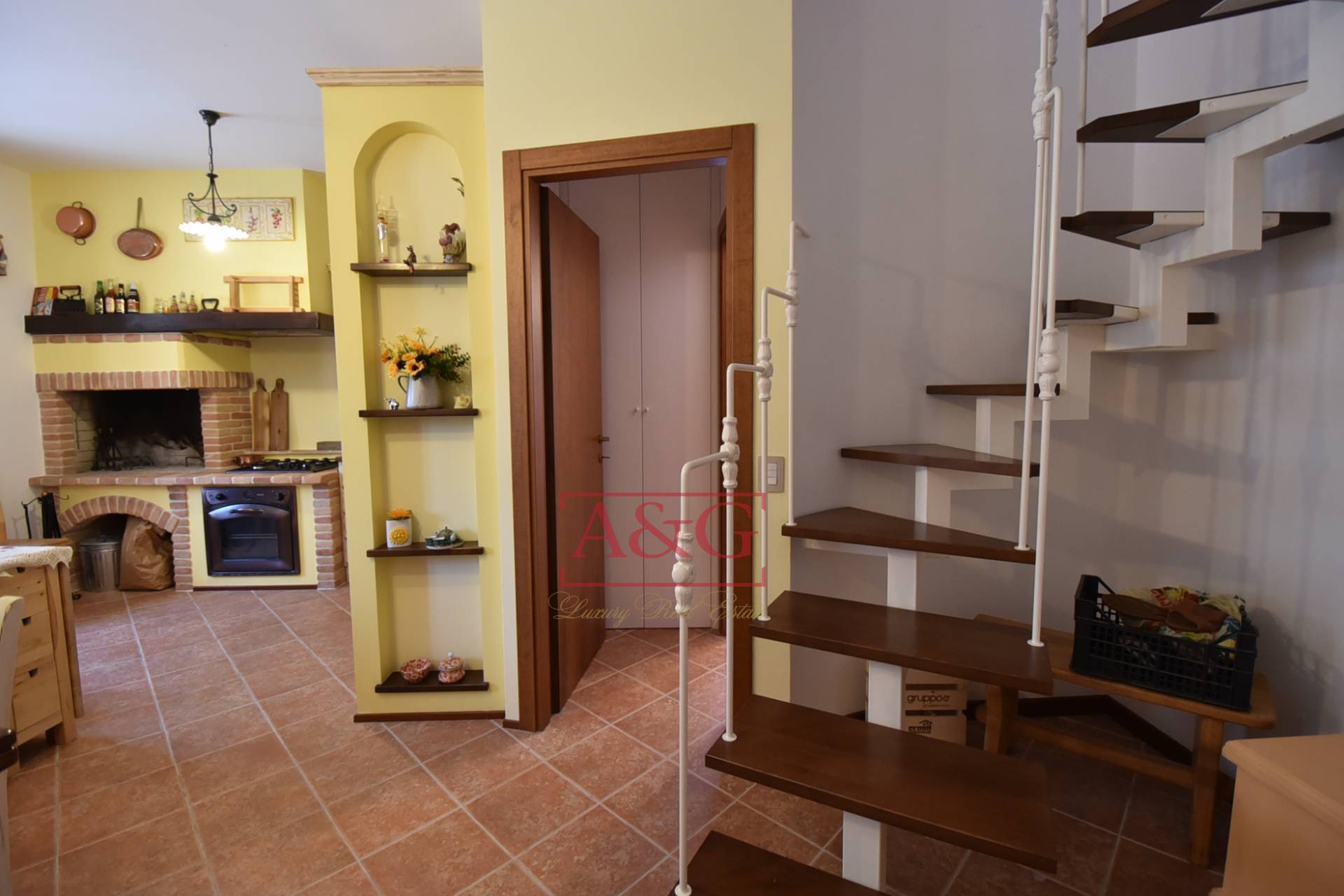 Appartamento in vendita a Montefortino, Periferia