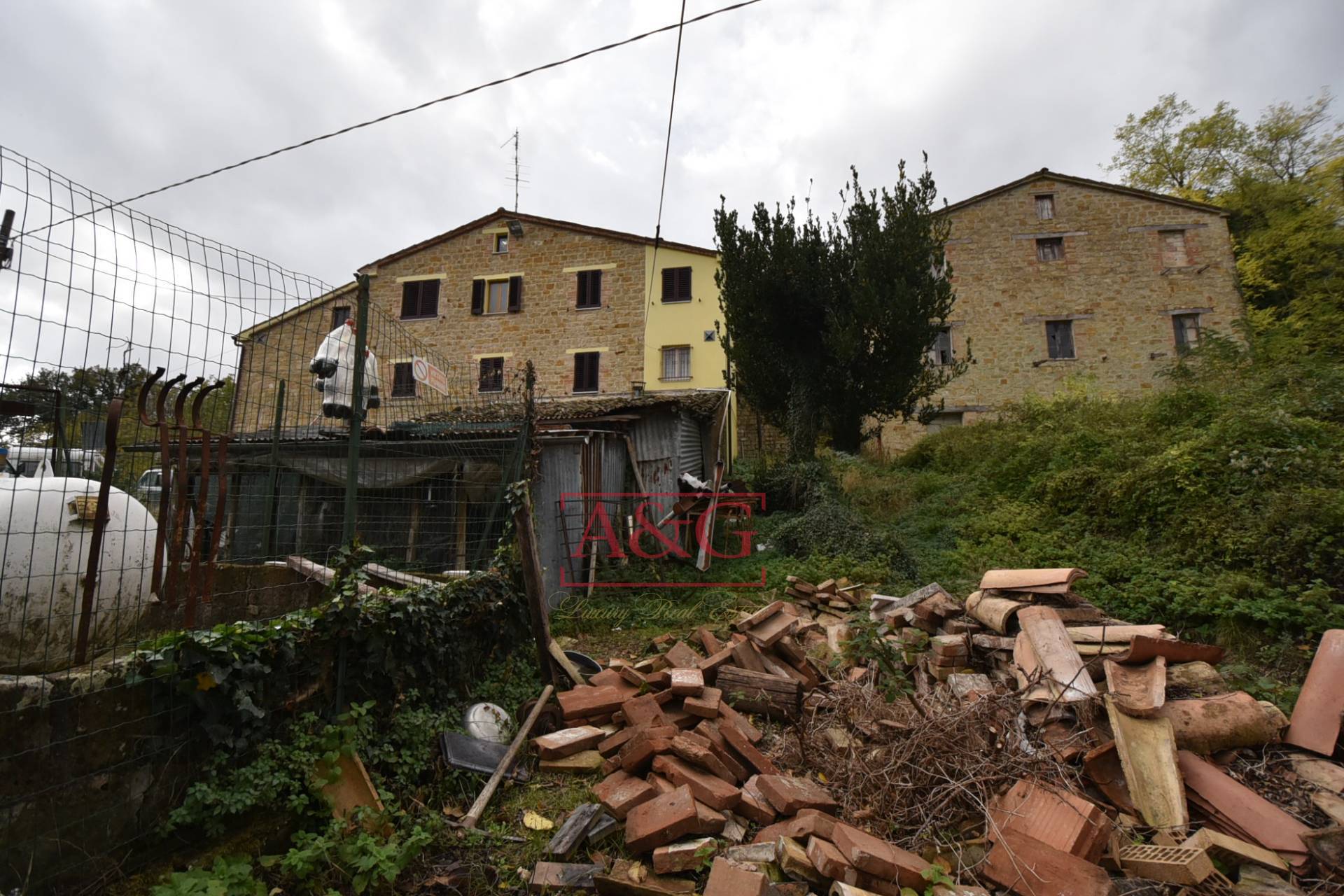 Casale in vendita a Penna San Giovanni, CAMPAGNA