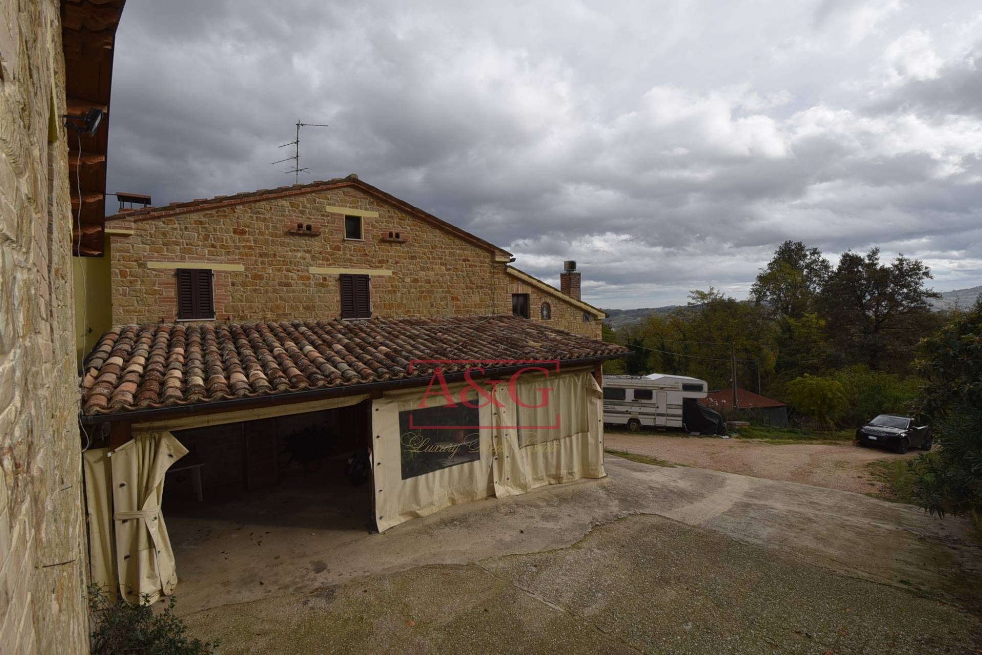Casale in vendita a Penna San Giovanni, CAMPAGNA