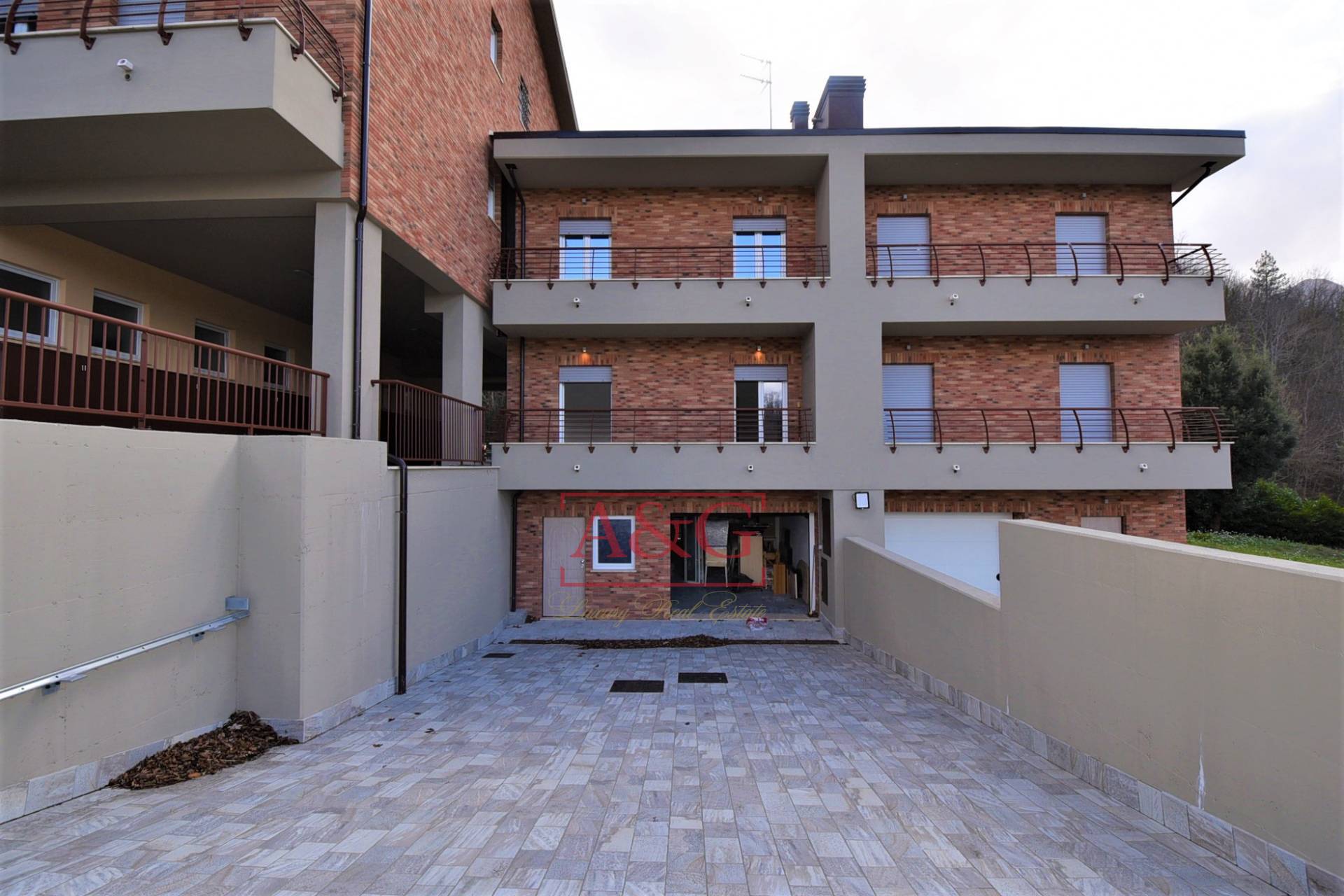 Villette a schiera in vendita a Montefortino, Centro