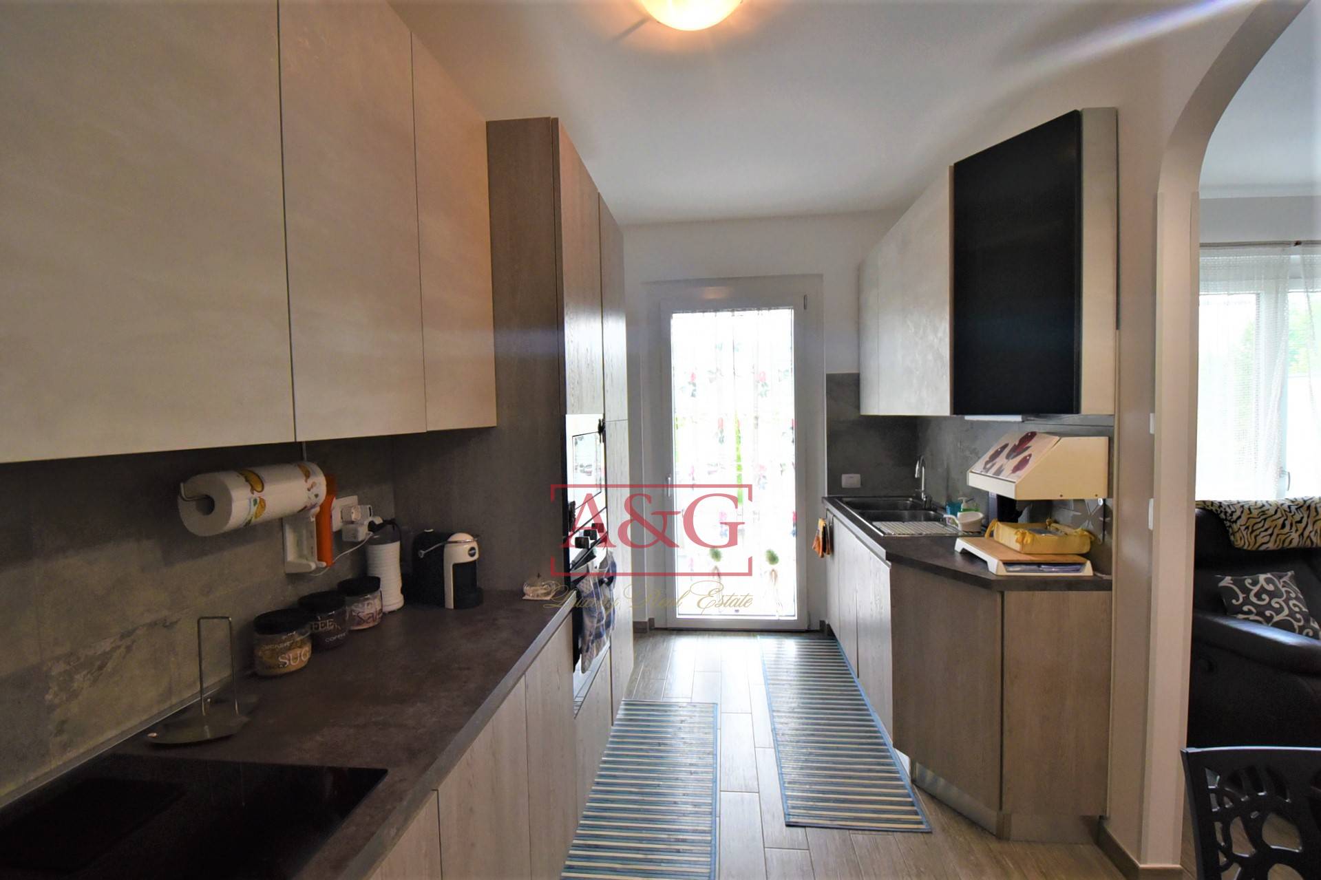 Appartamento in vendita a Comunanza, Semicentro