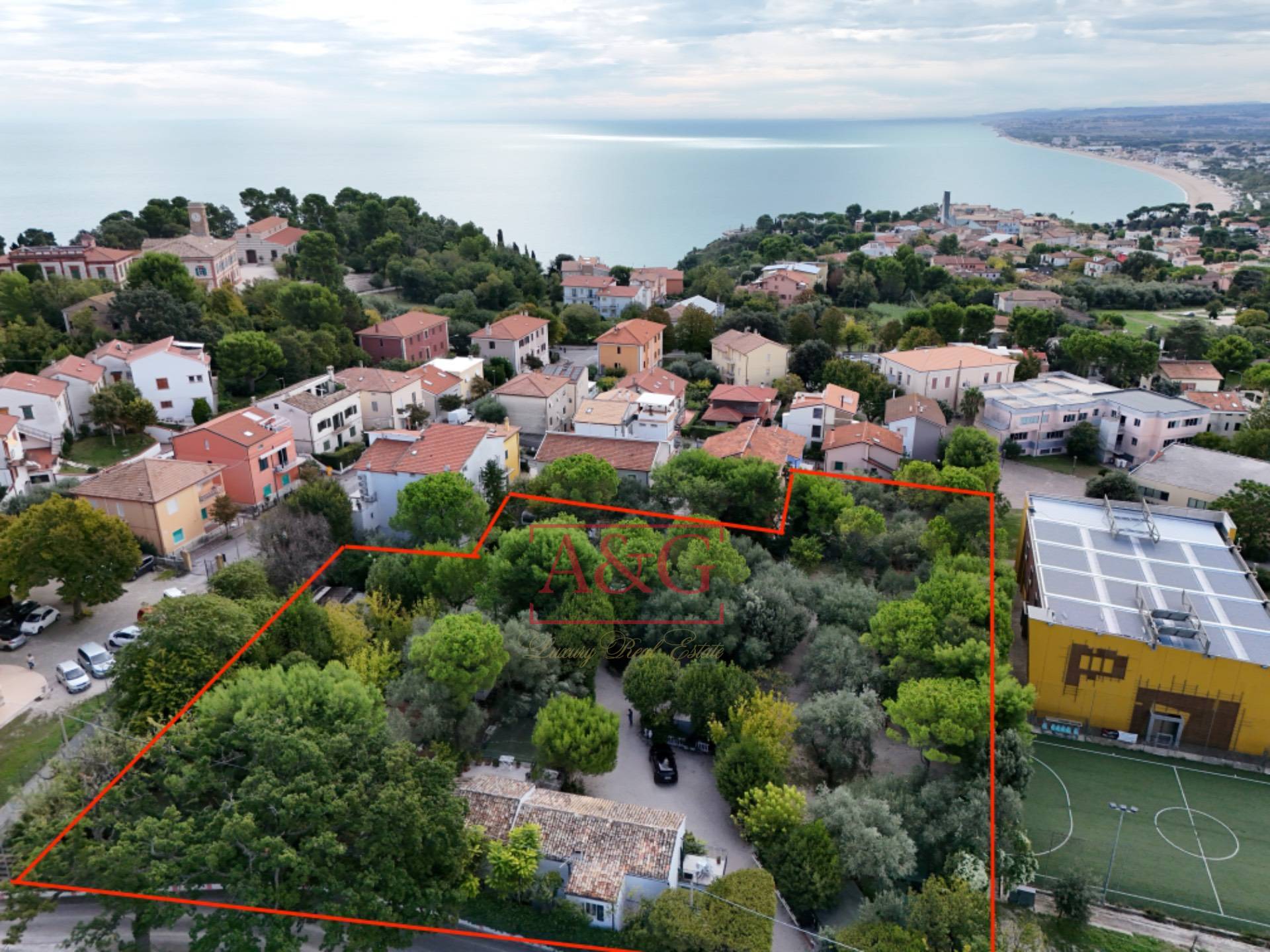 Attivit commerciale in vendita a Sirolo, CENTRO